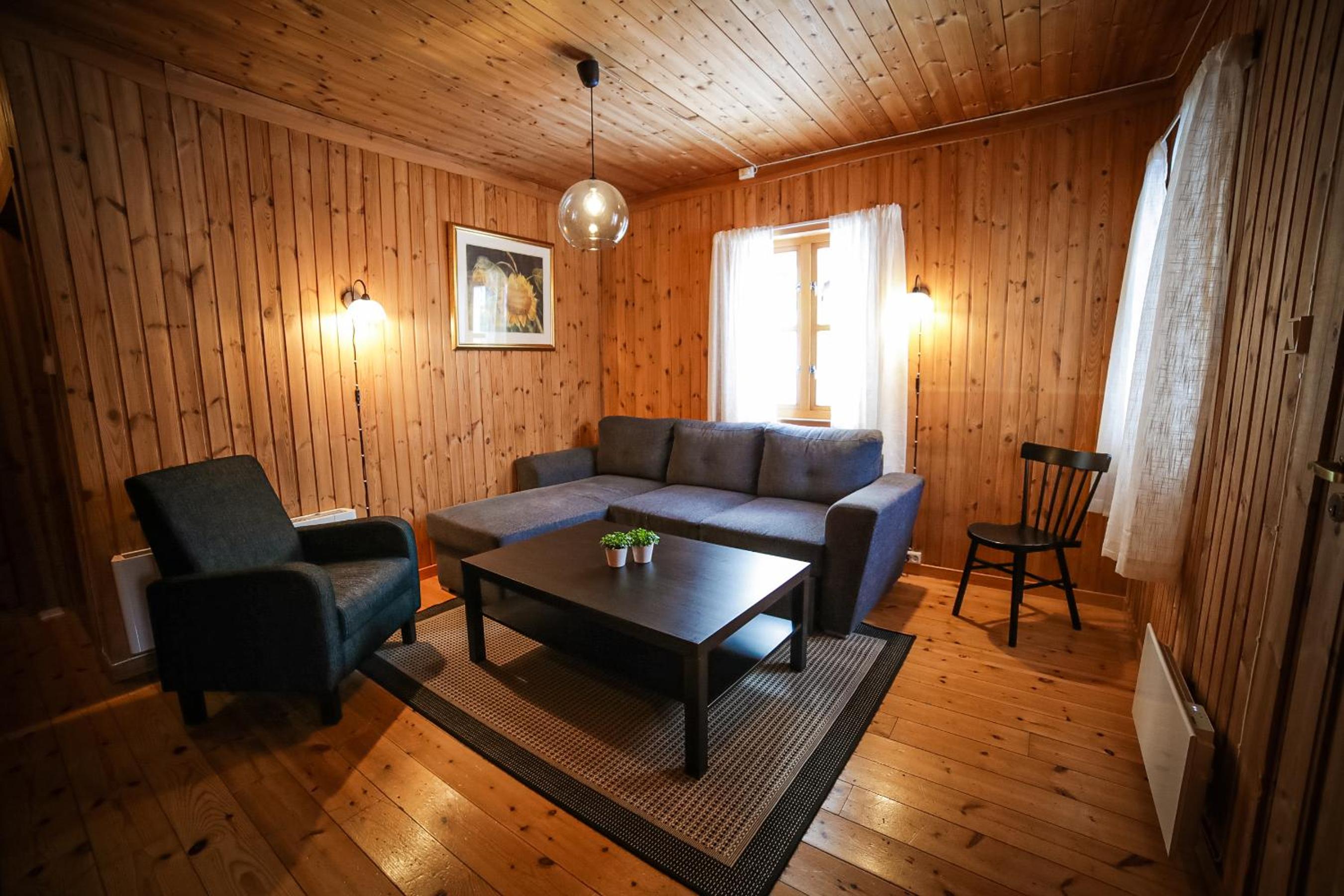 One-Bedroom Cottage - Photo 3