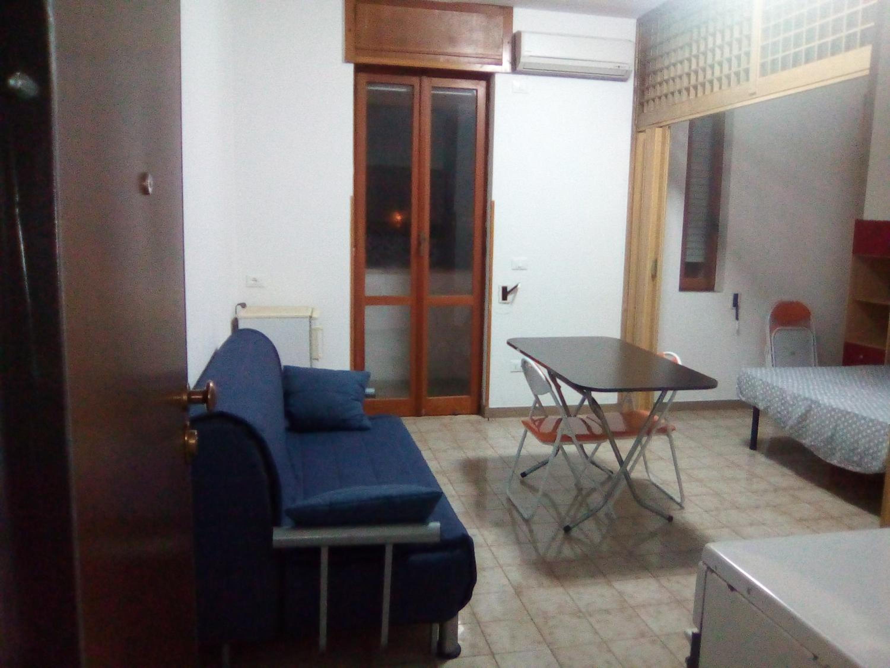 One-Bedroom House photo 2