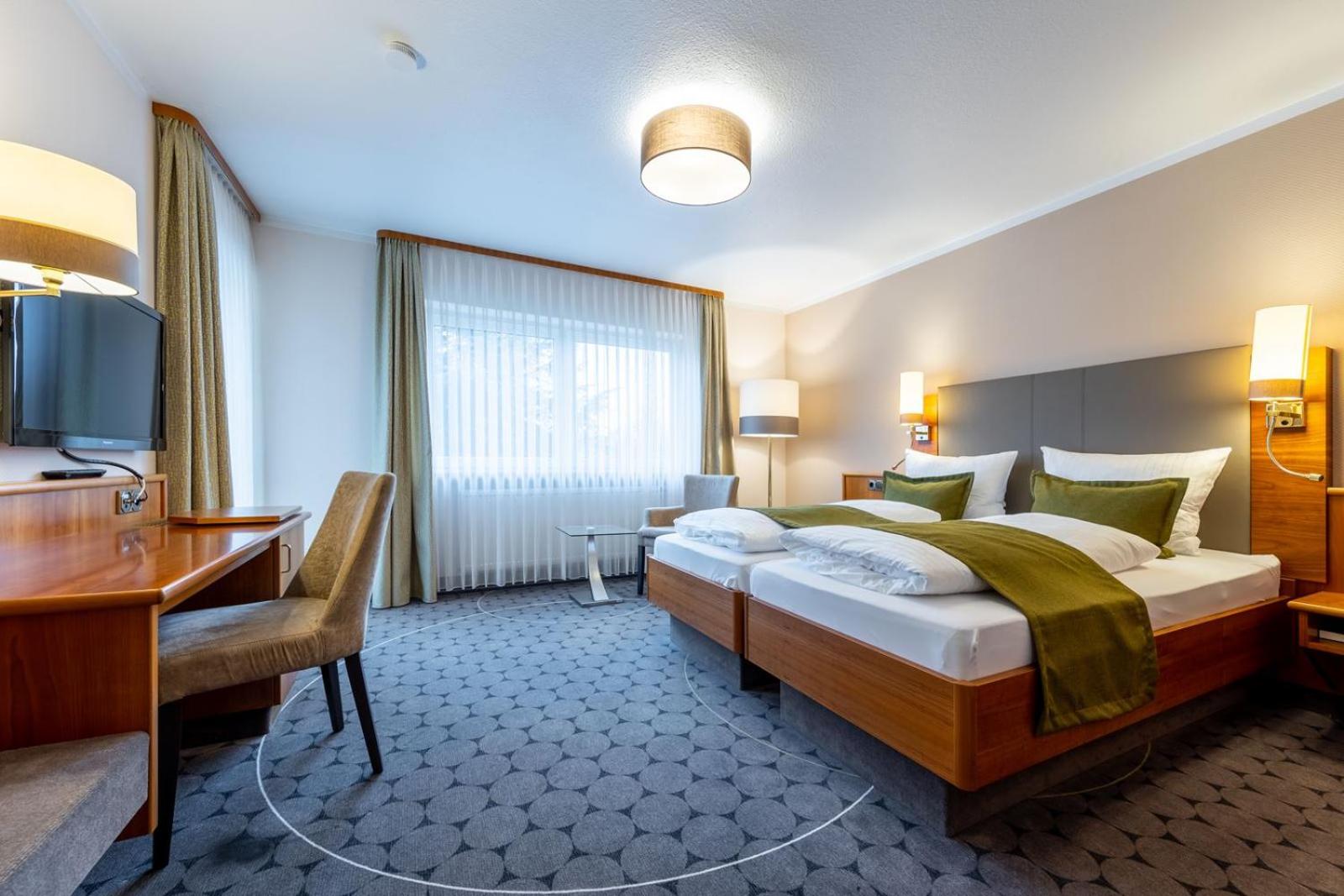 Double Room with Balcony - Photo 2