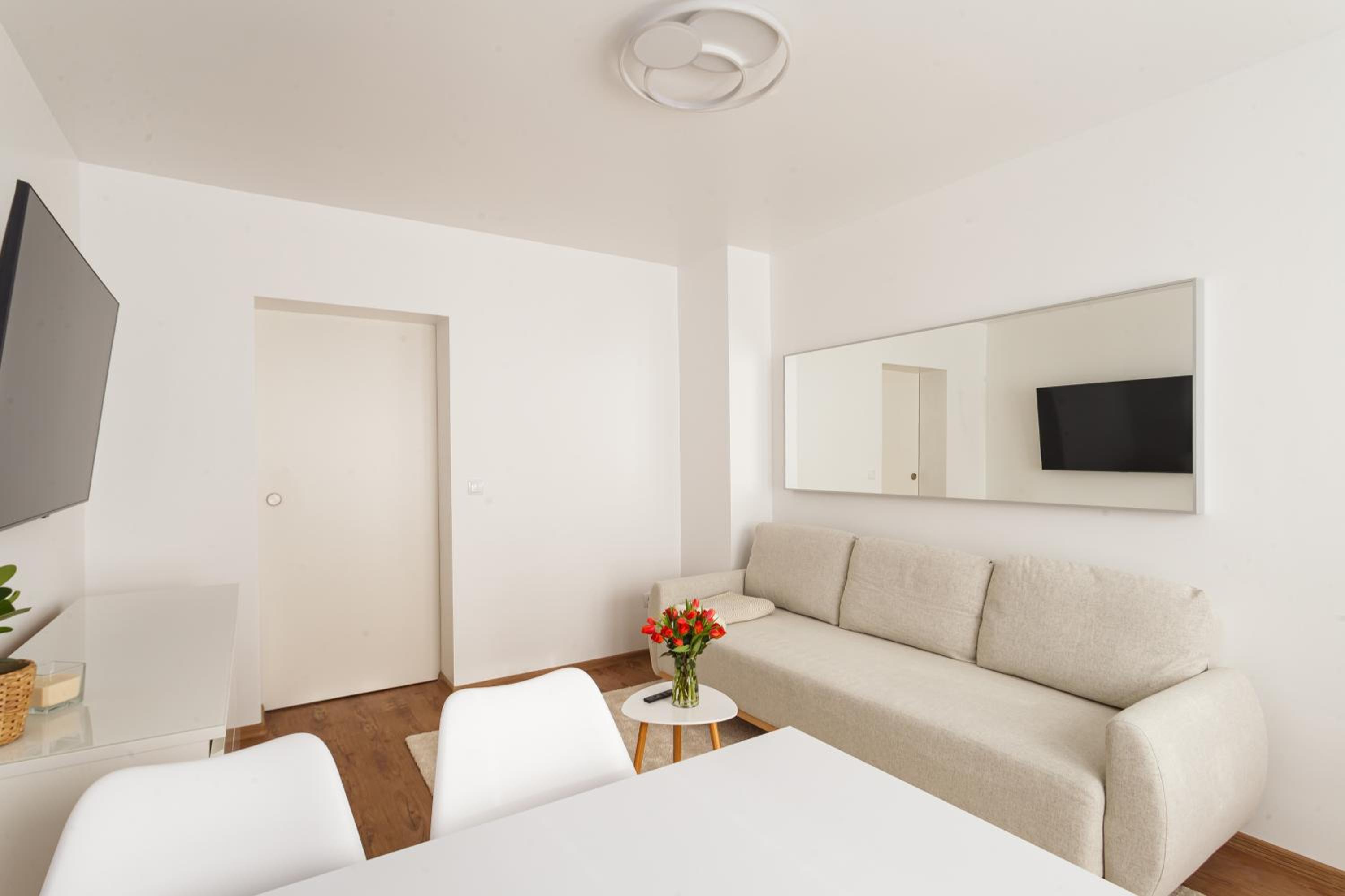 One-Bedroom Apartment - Photo 45