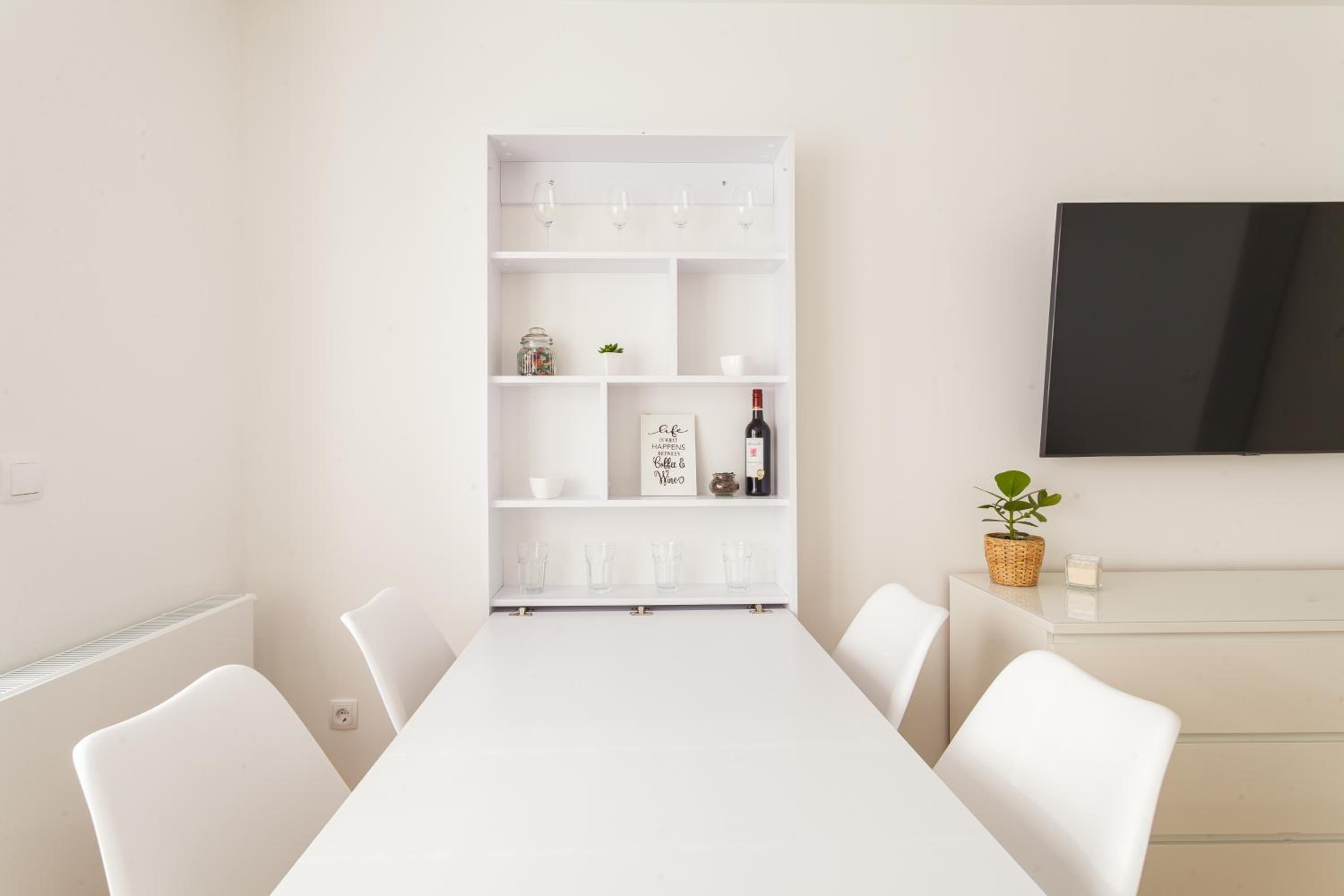 One-Bedroom Apartment - Photo 43
