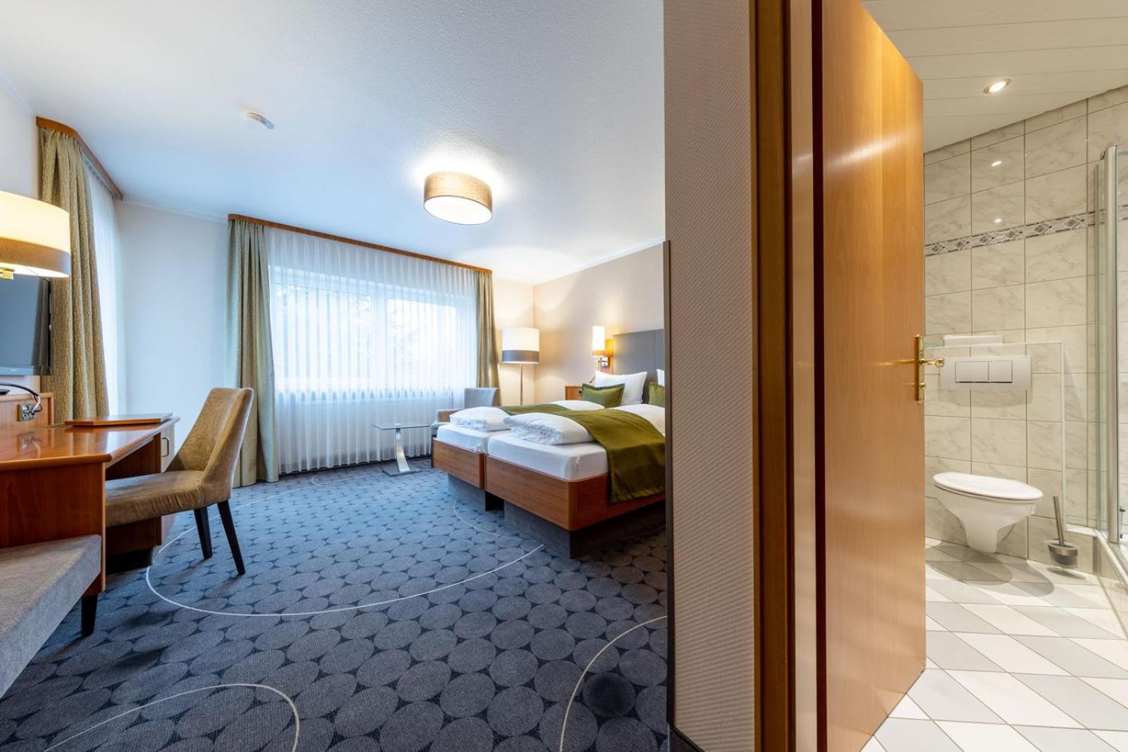 Double Room with Balcony - Photo 1