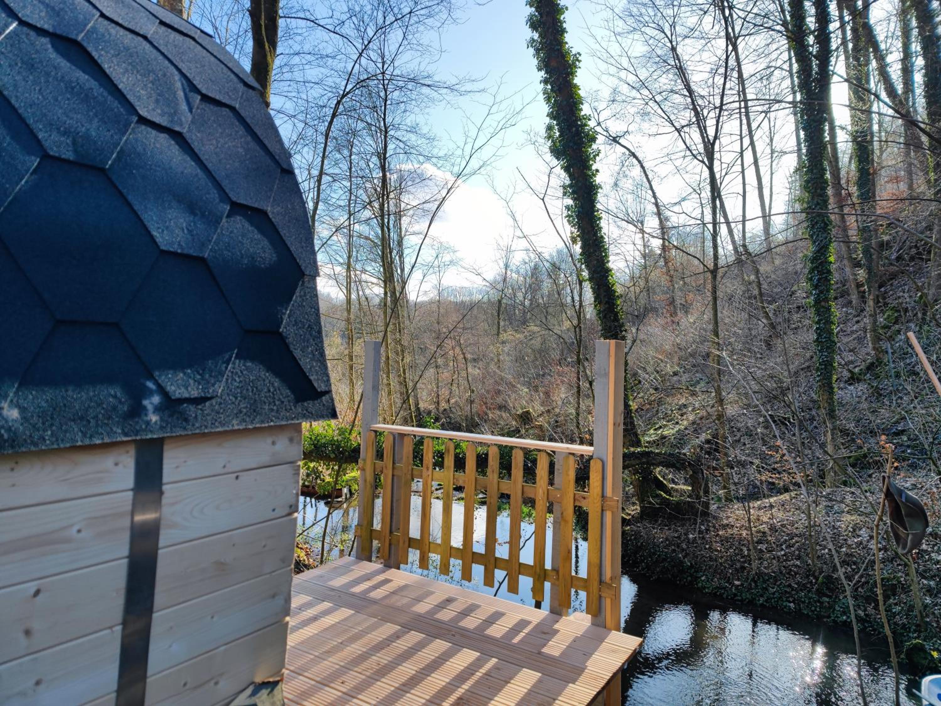 Bungalow - Water Front  - Photo 9