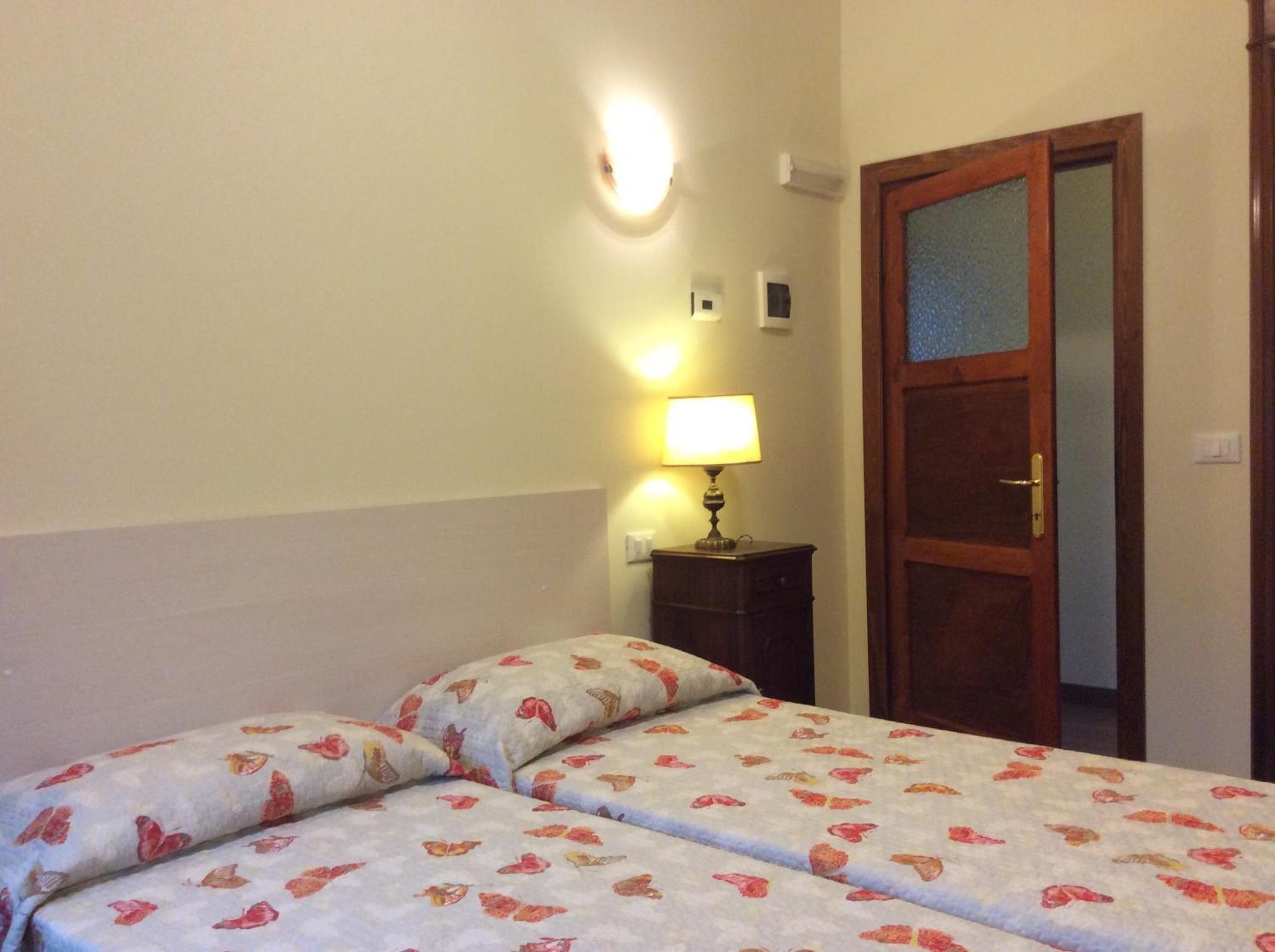 Double or Twin Room with Private External Bathroom photo 3