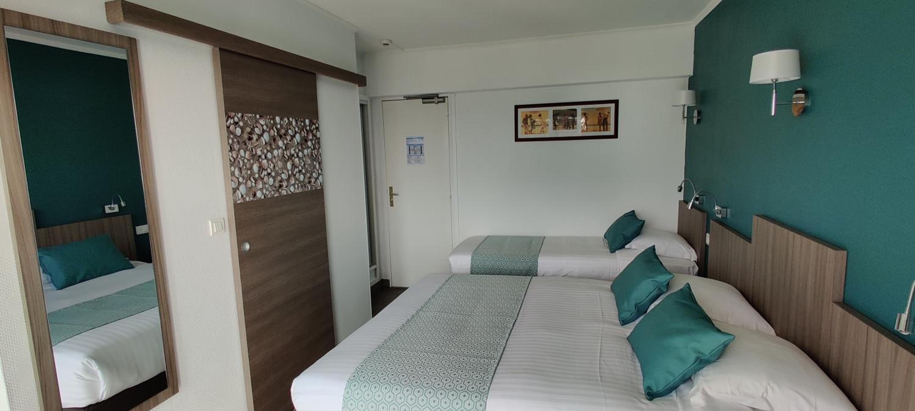 Superior Triple Room Sea View - With Shower