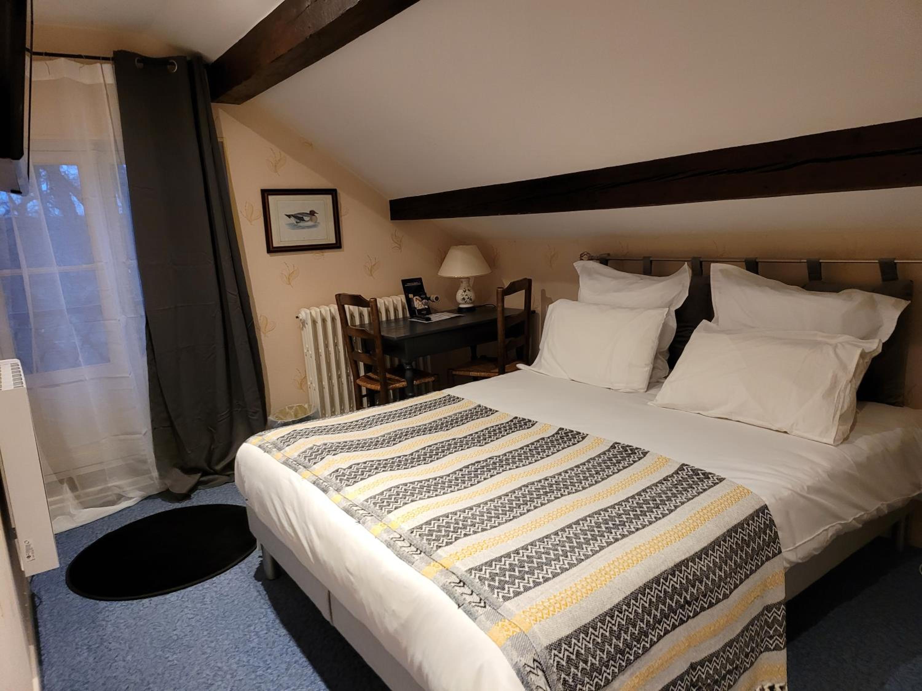 Double Room - Photo 2