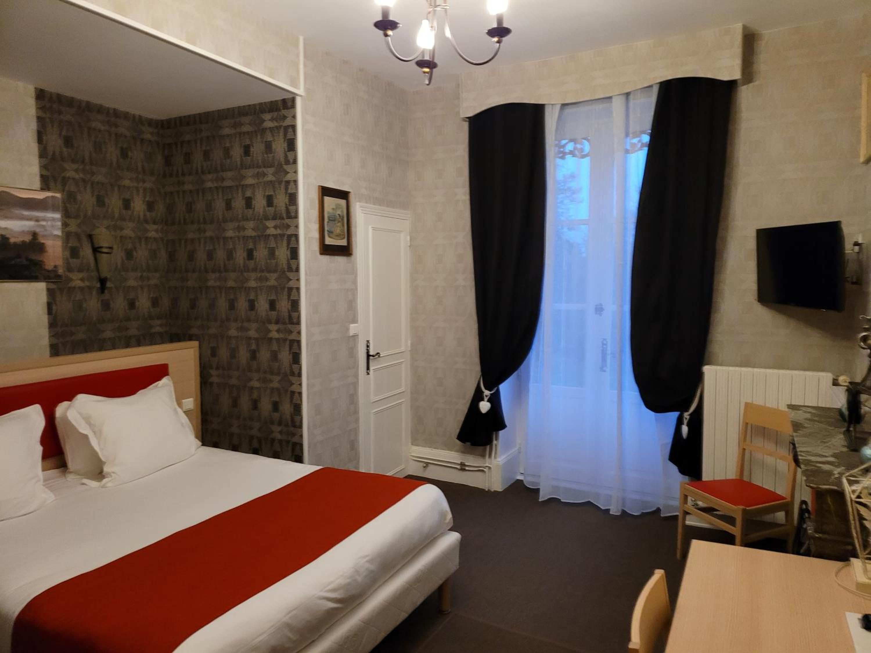 Junior Suite with Garden View - Photo 1