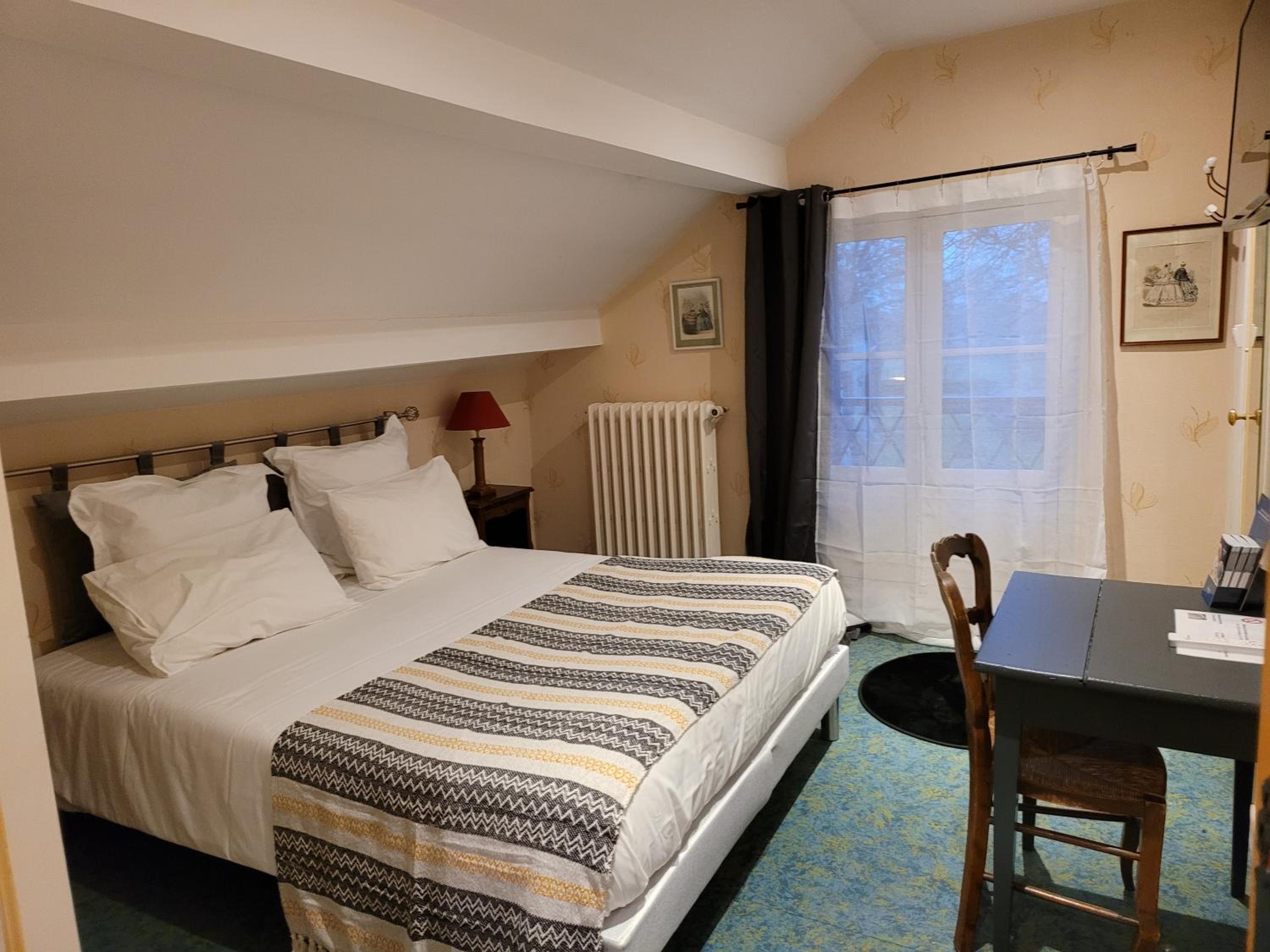 Double Room - Photo 3
