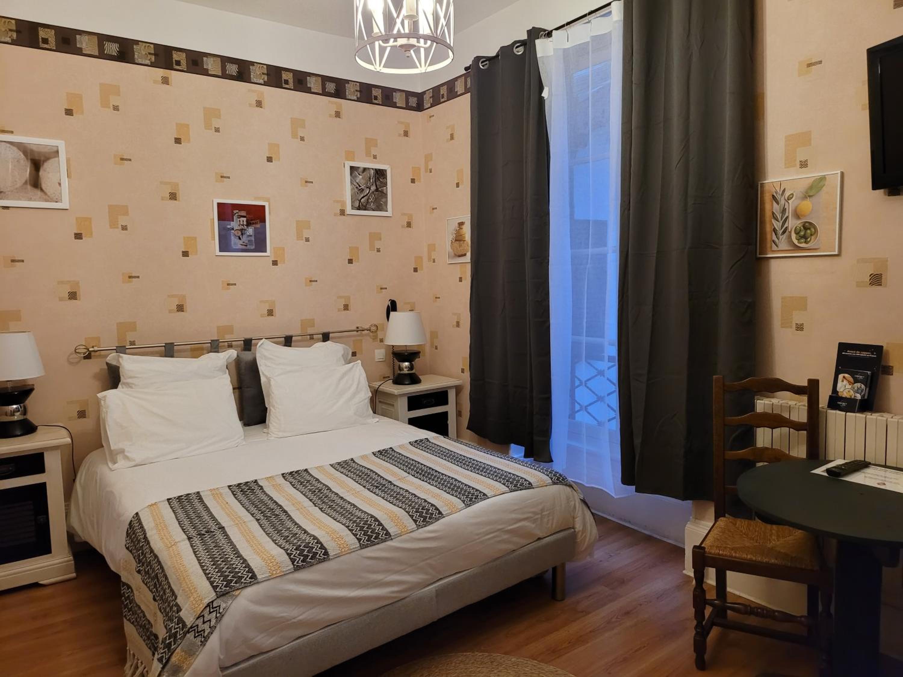 Double Room - Photo 4