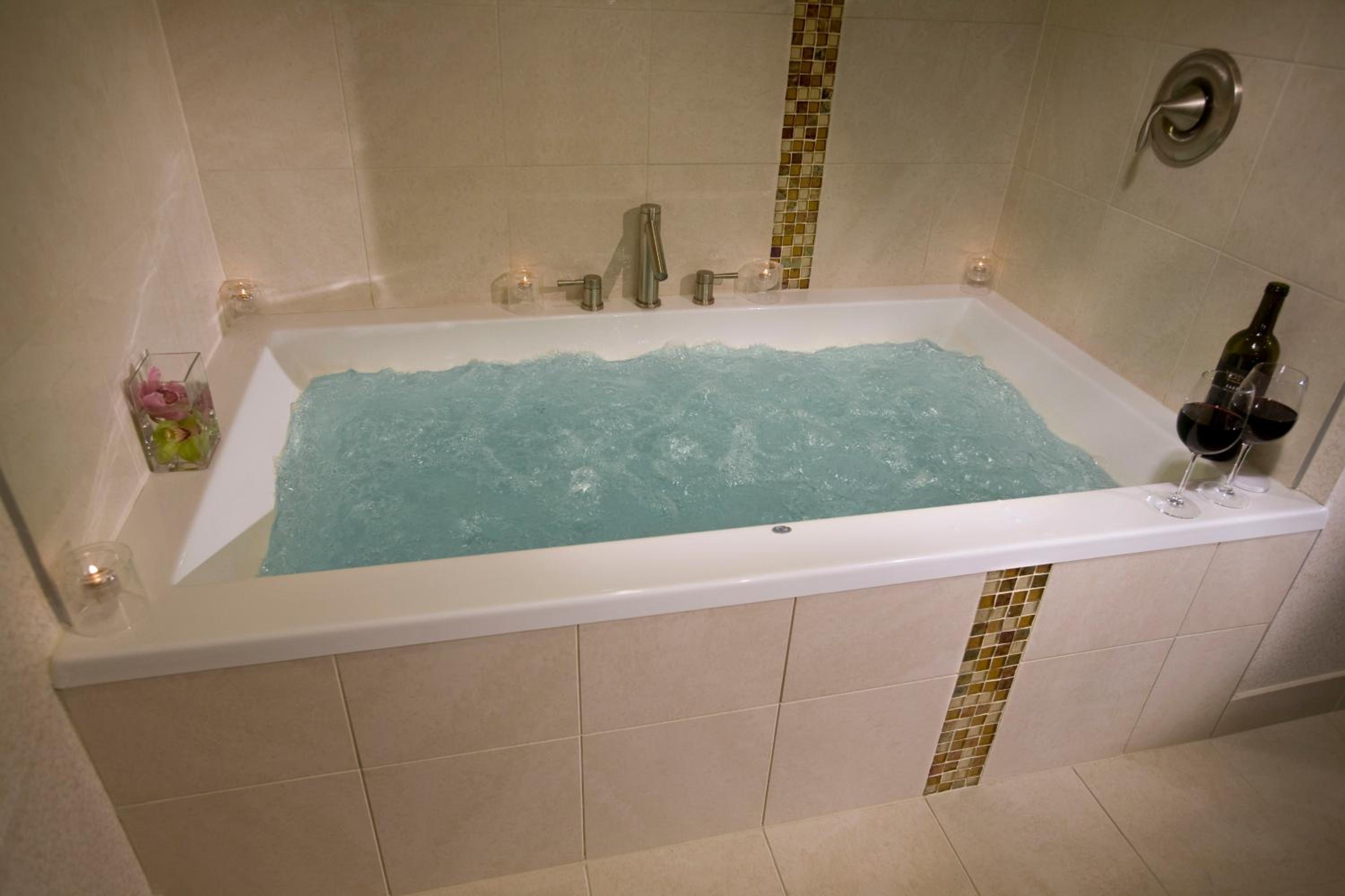Club King Room with Spa Bath - Photo 2