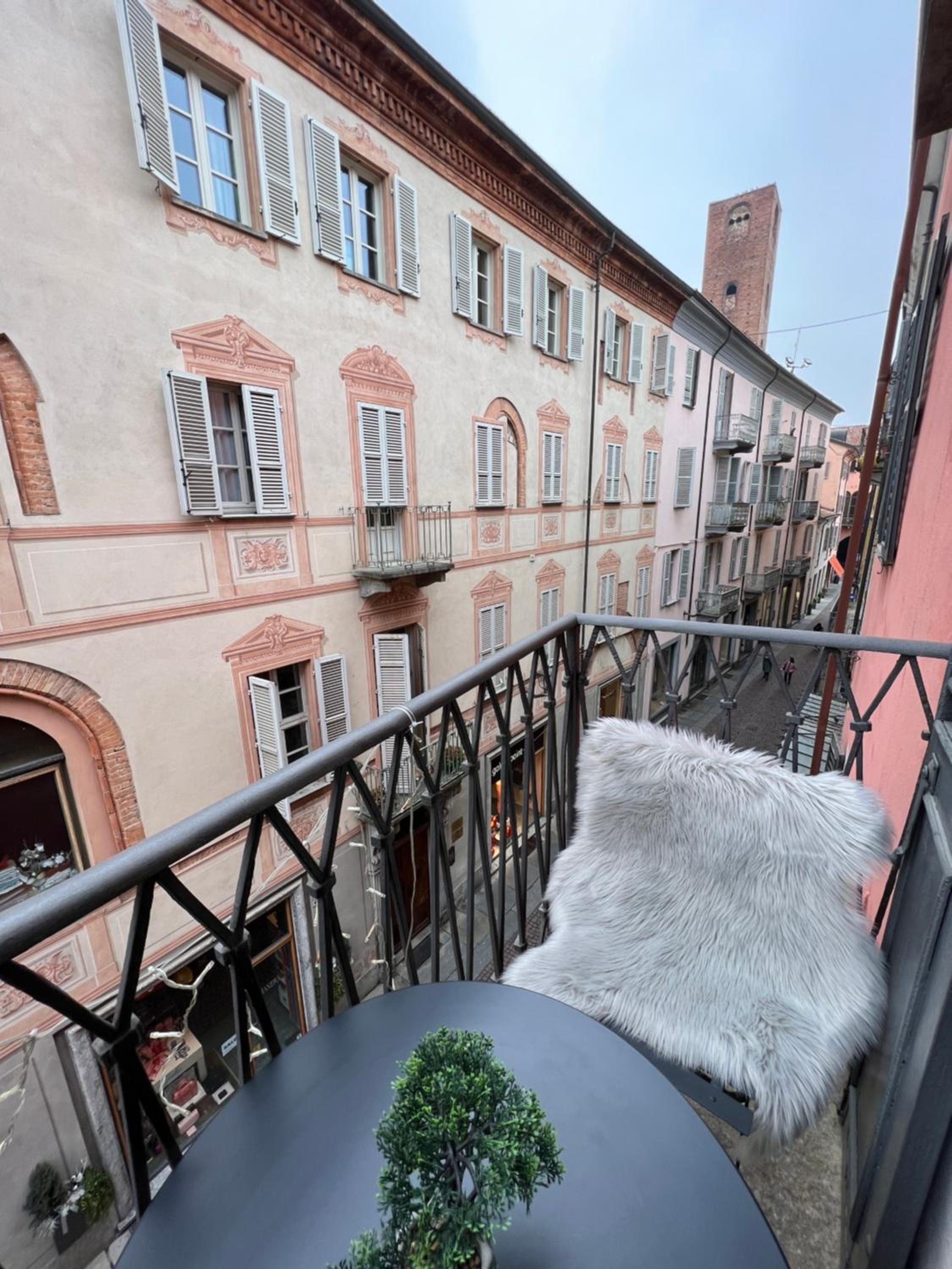 Apartment with Balcony - Photo 13