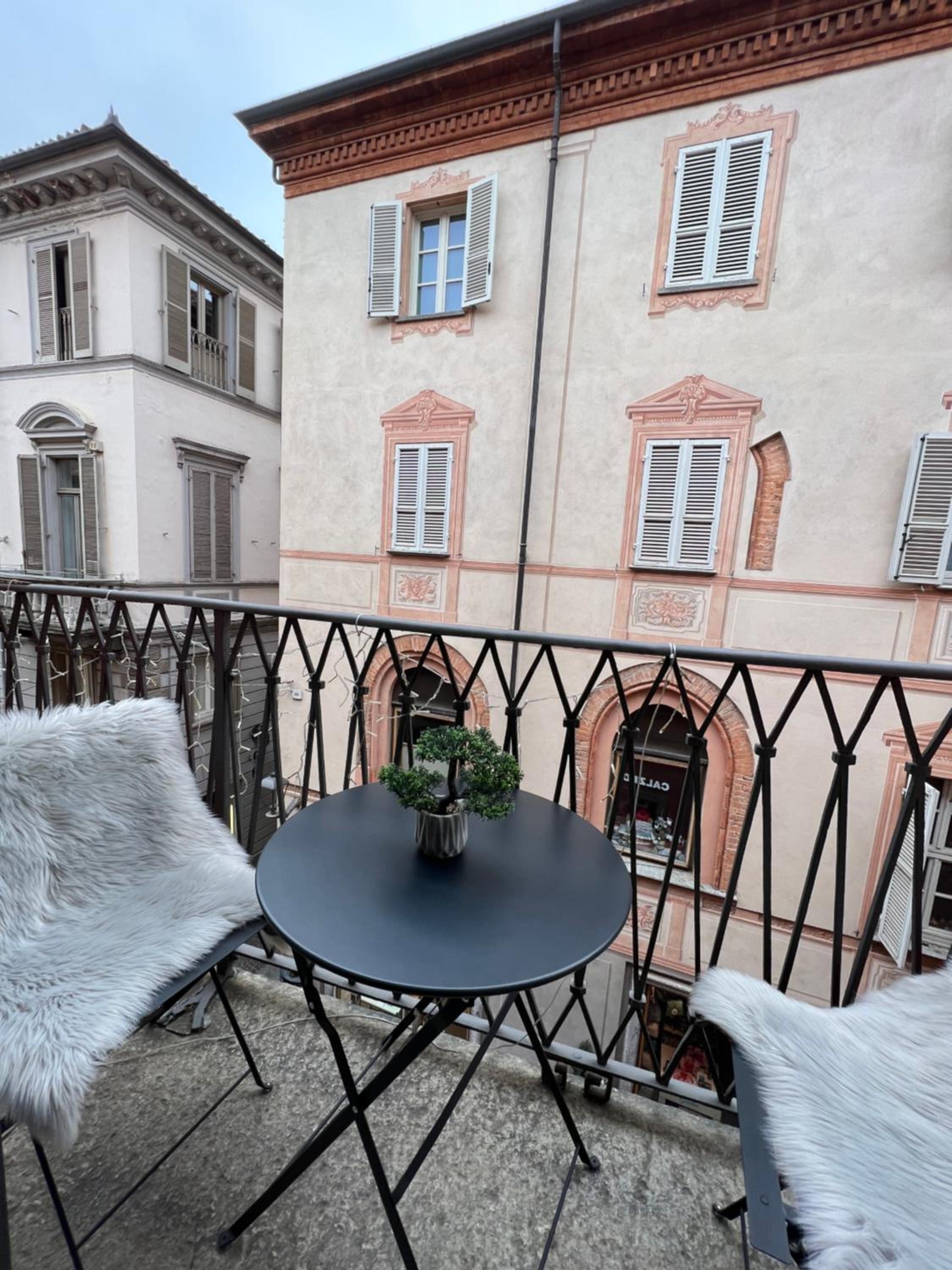 Apartment with Balcony - Photo 14
