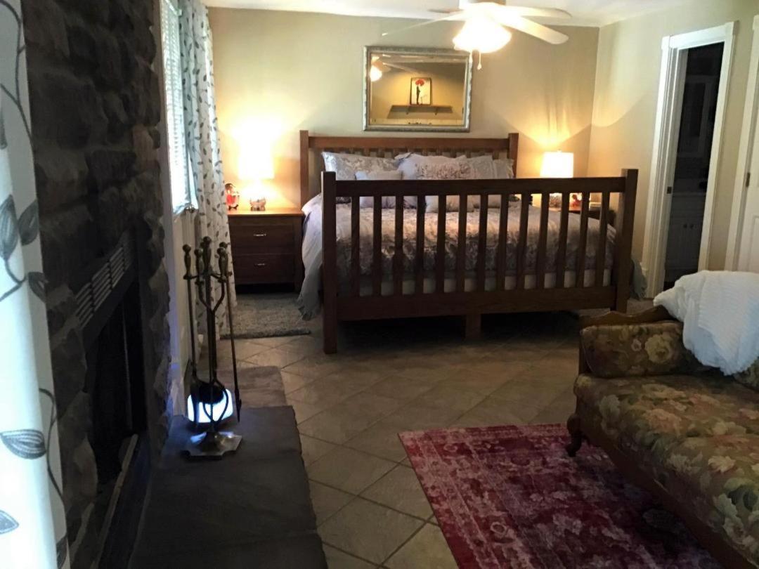 Double Room with Private Bathroom photo 1