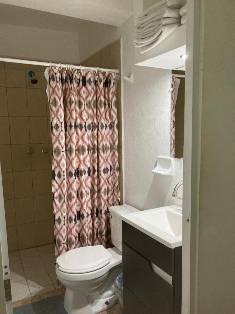 Quadruple Room with Private Bathroom photo 2