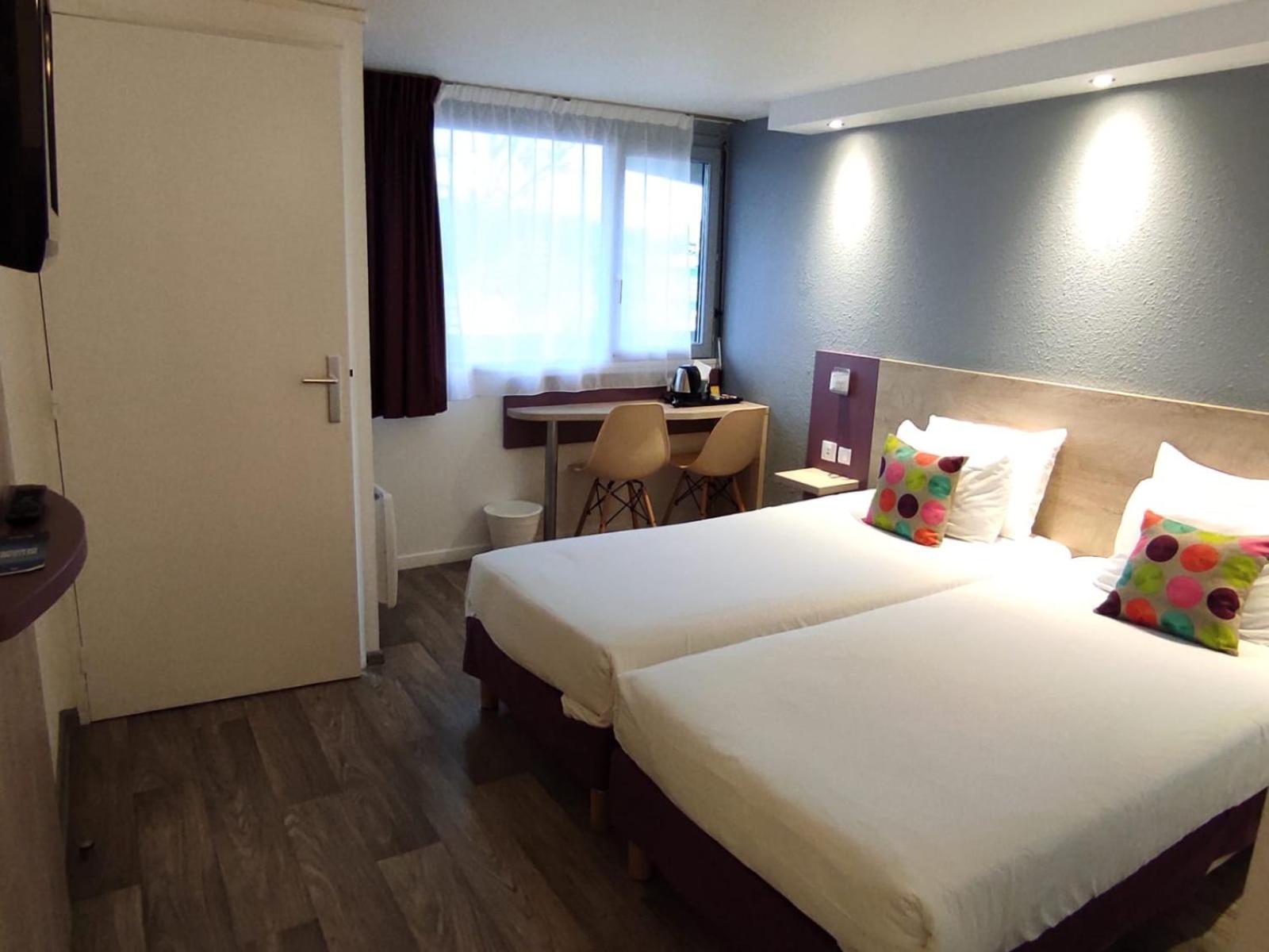 Twin Room - Photo 4