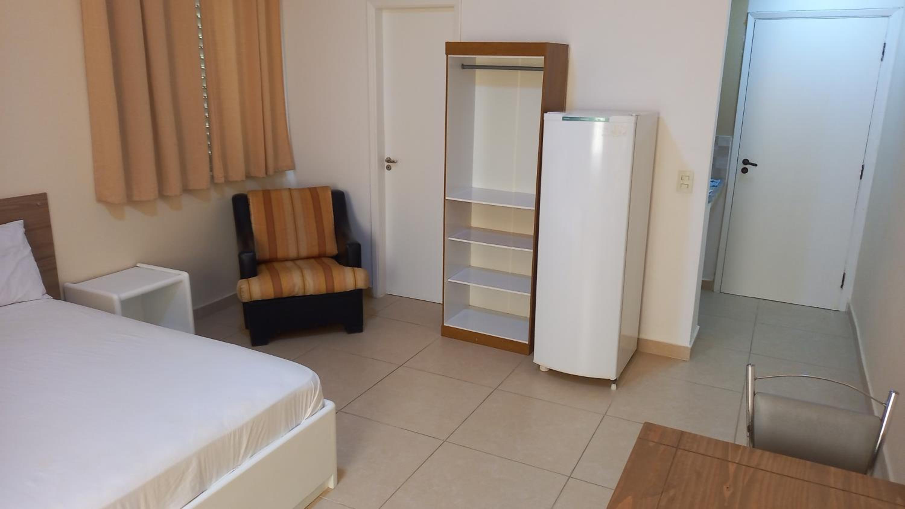 Standard Suite - Photo 4