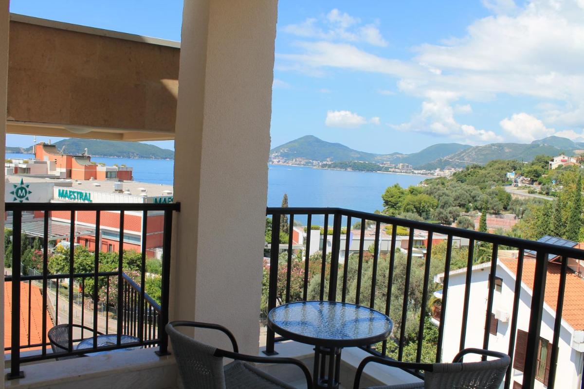 Double Room with Terrace and Sea View   photo 3