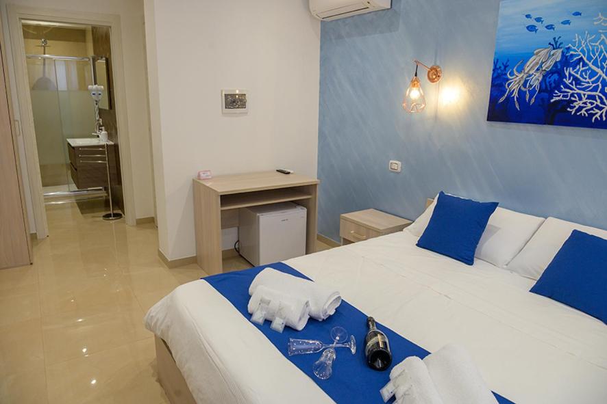 Deluxe Room (2 Adults + 1 Child) photo 2