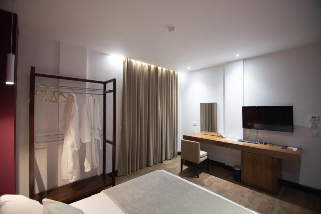 Deluxe Double Room with Balcony photo 2
