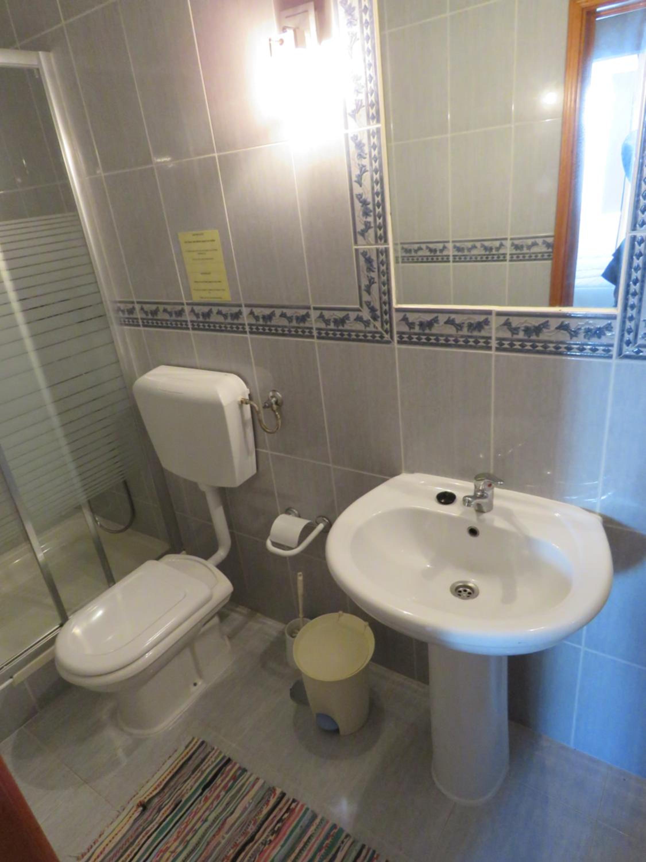 Double Room - Photo 7