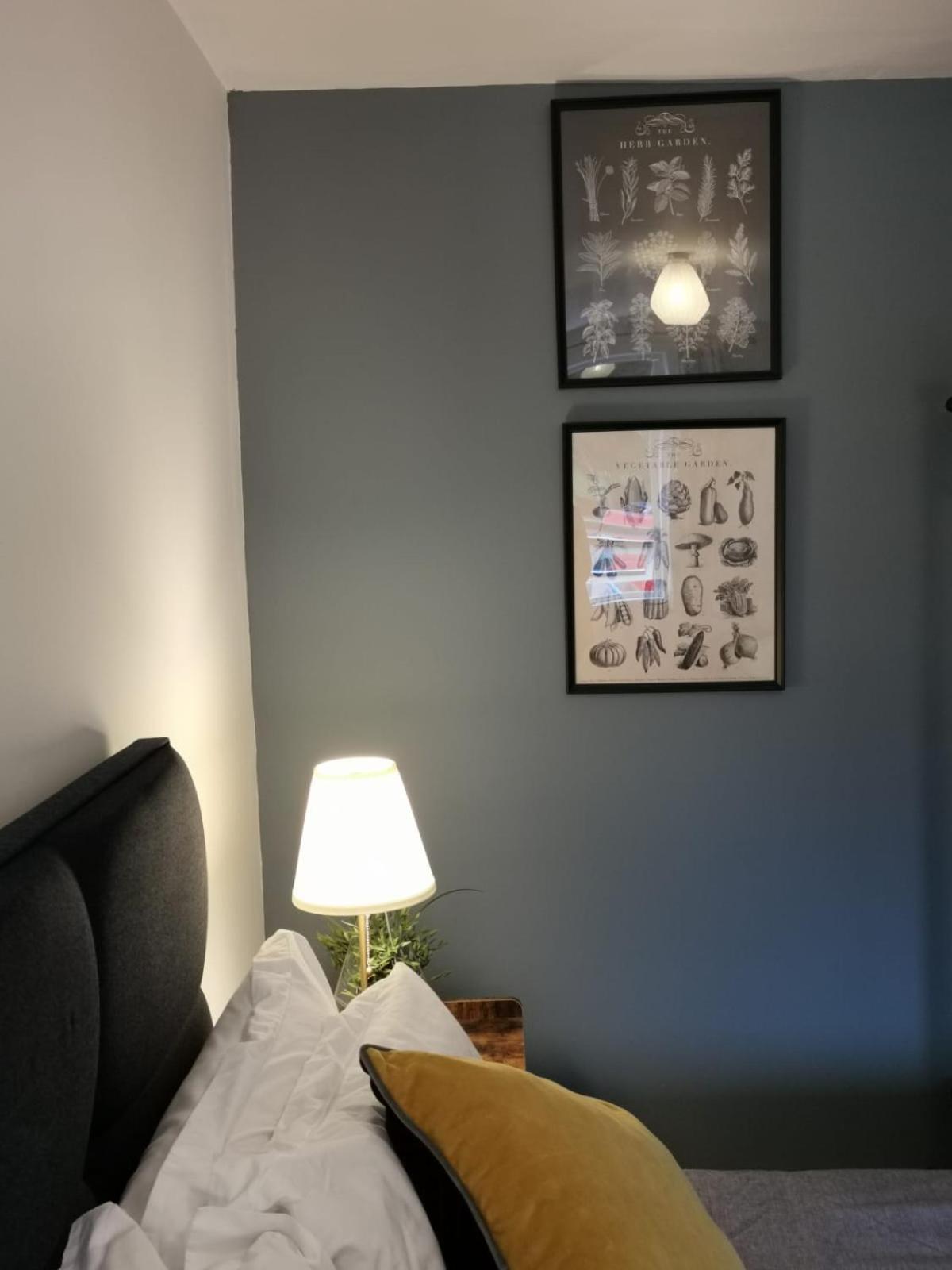 Double Room - Photo 12
