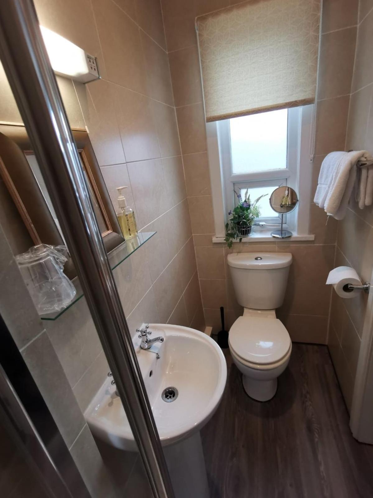 Double Room - Photo 13