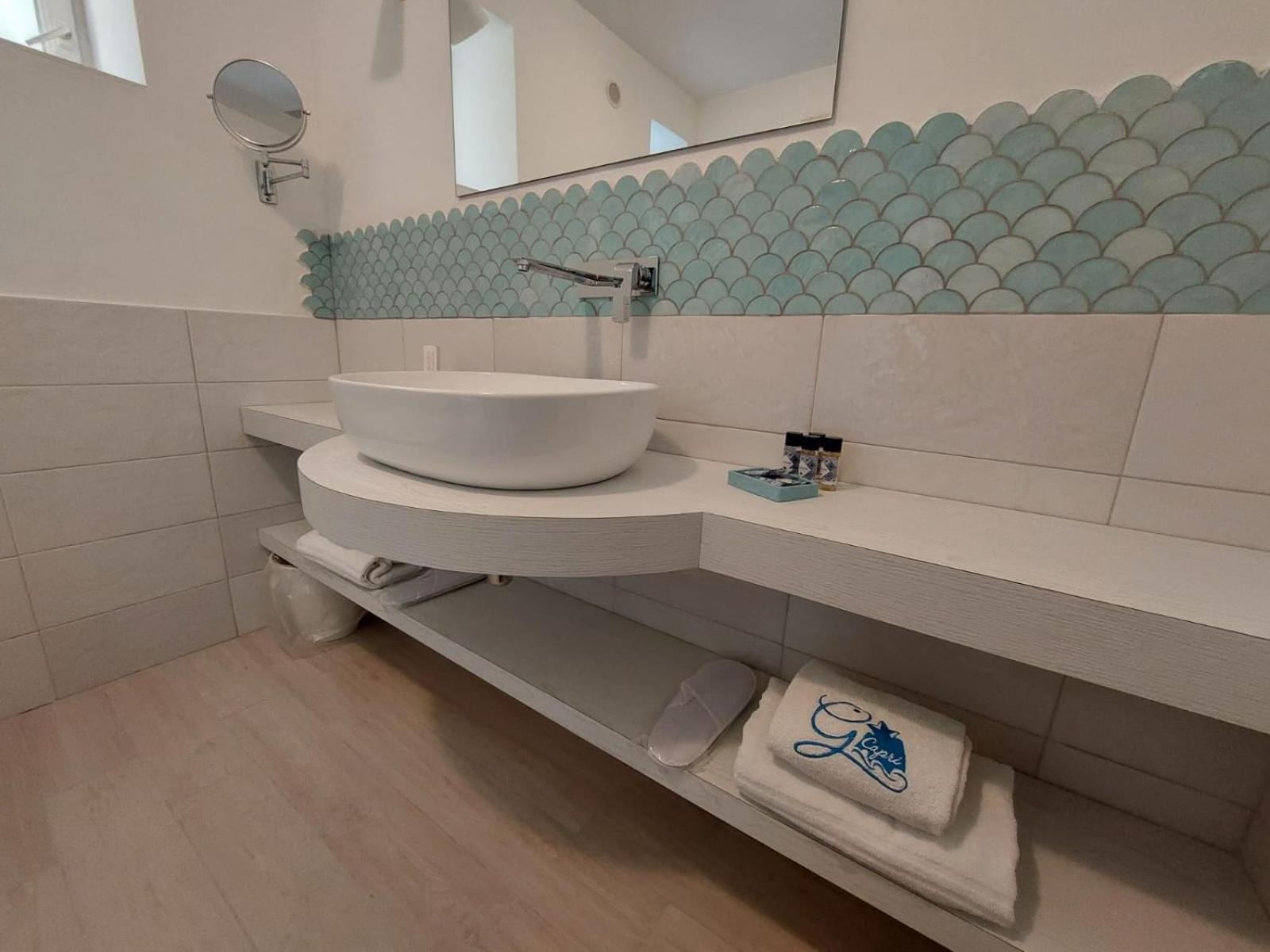 Standard Double Room - Photo 2
