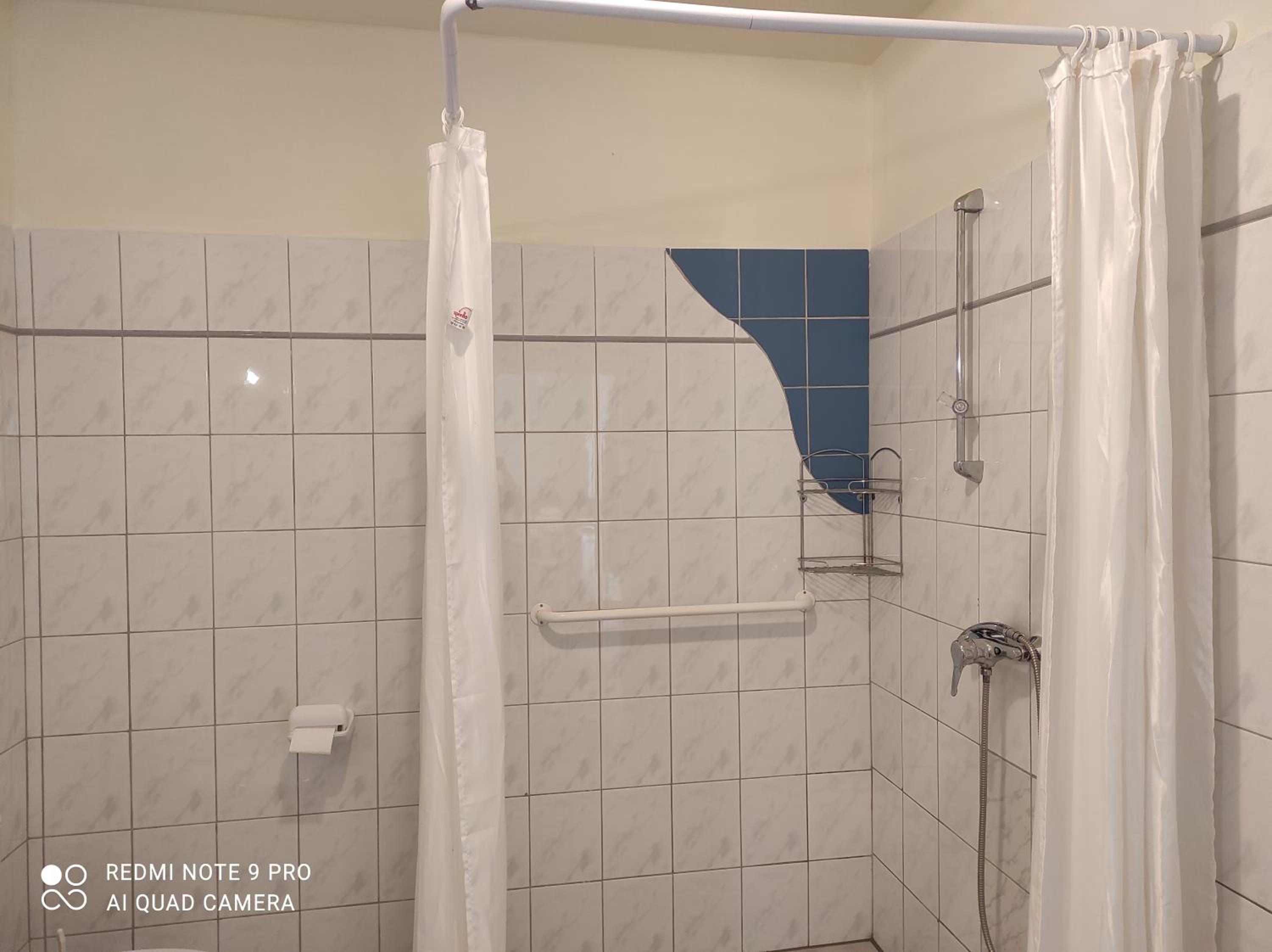 Twin Room - Disability Access photo 1