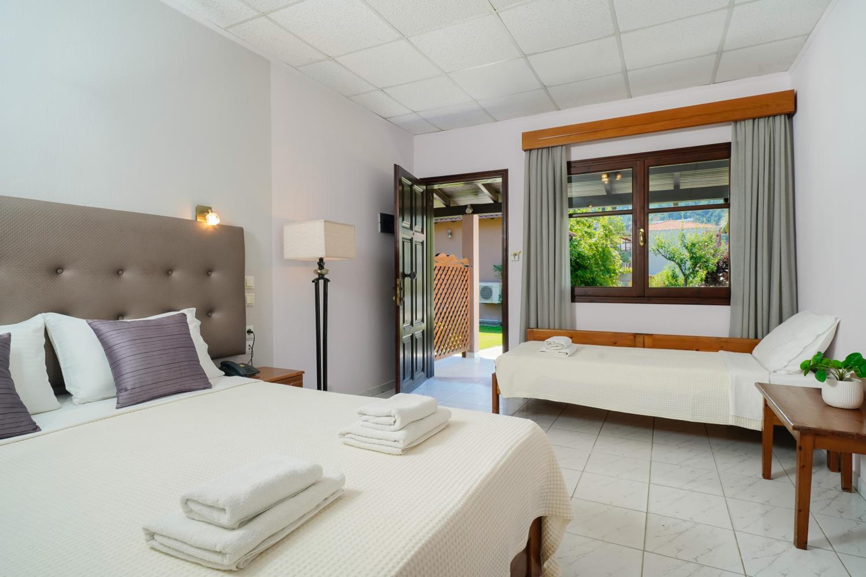 Superior Room with Garden View photo 1