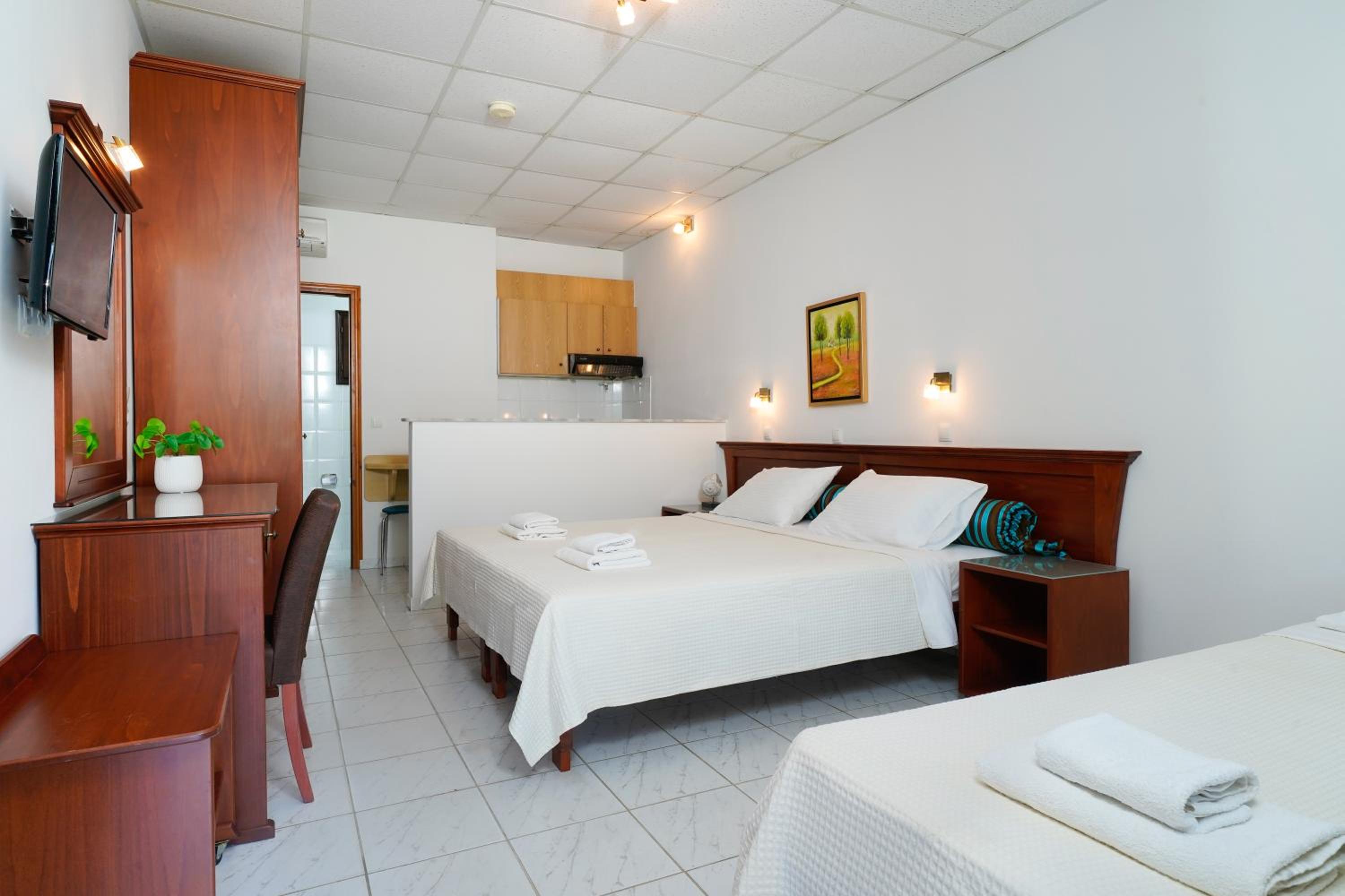 Superior Room with Garden View photo 3
