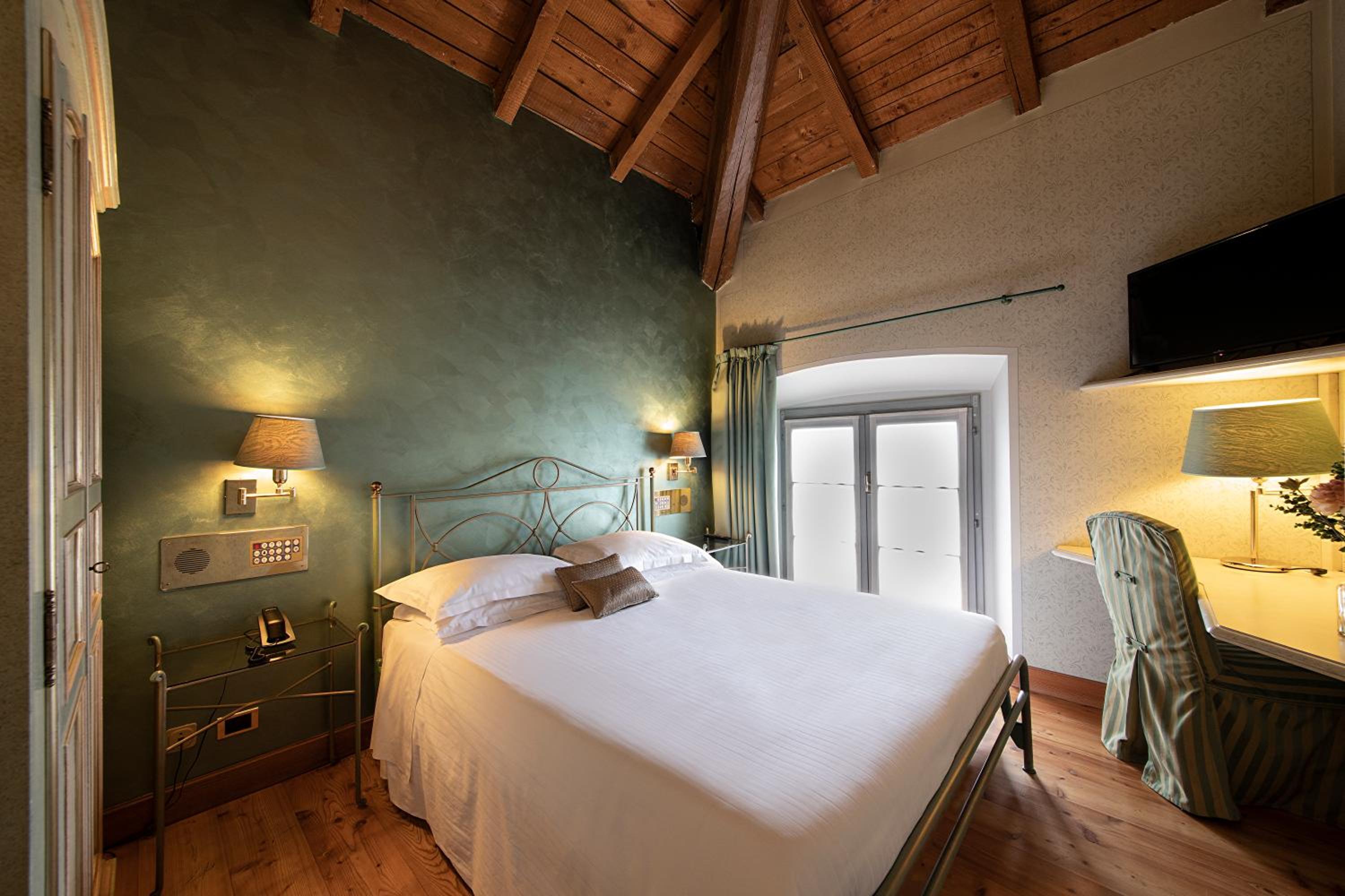Double or Twin Room - Photo 1