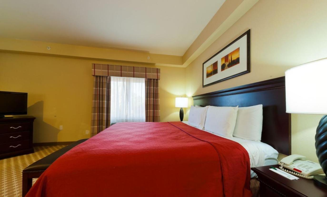 Studio King Suite - Disability Access/Non-Smoking photo 1
