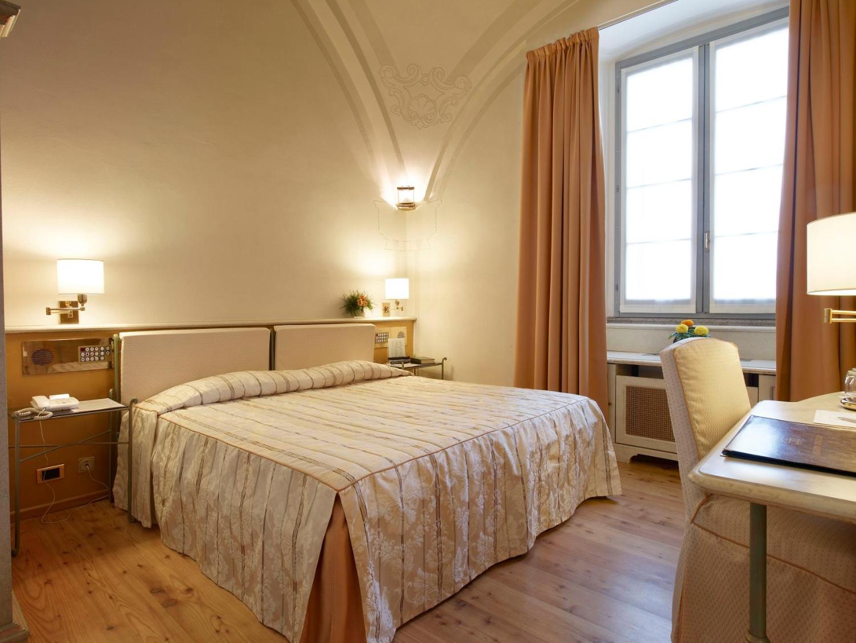 Double or Twin Room - Photo 11