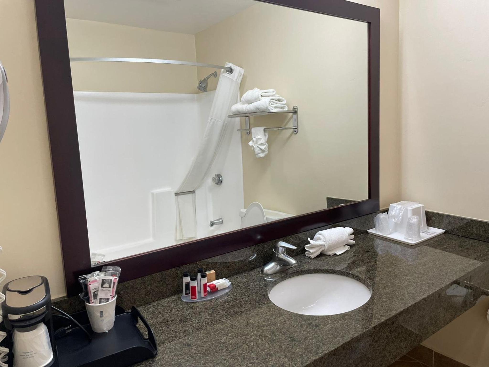 King Room - Non-Smoking - Photo 11