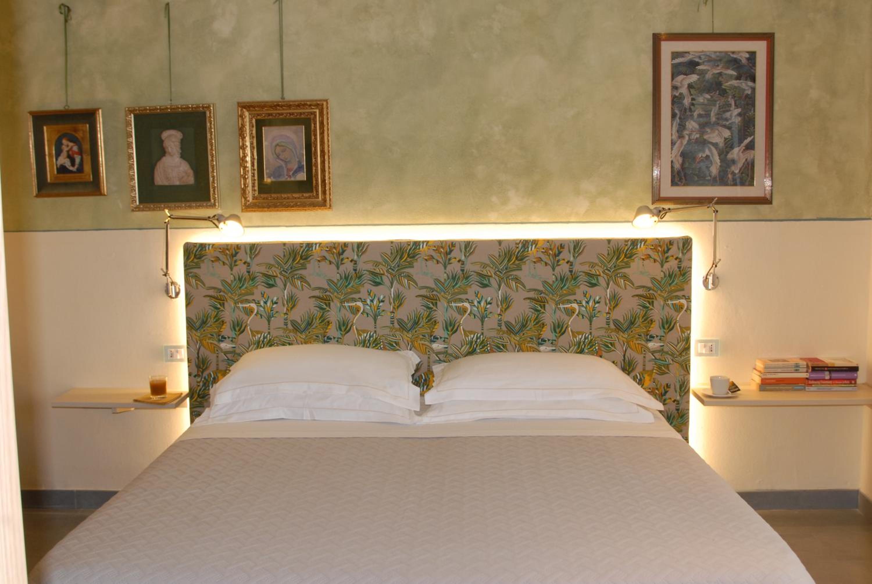 Deluxe Double or Twin Room photo 2