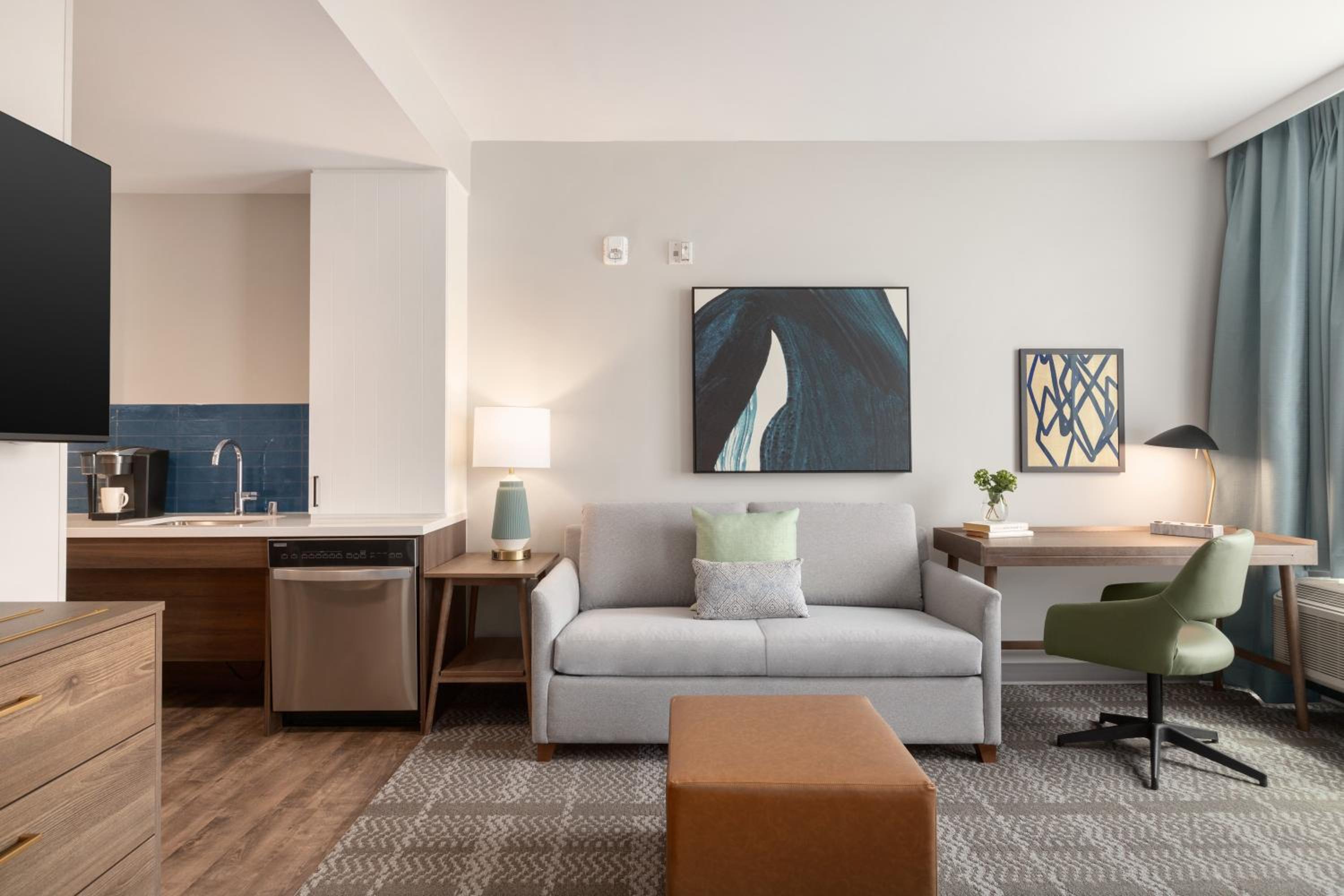 Studio Suite - Photo 4