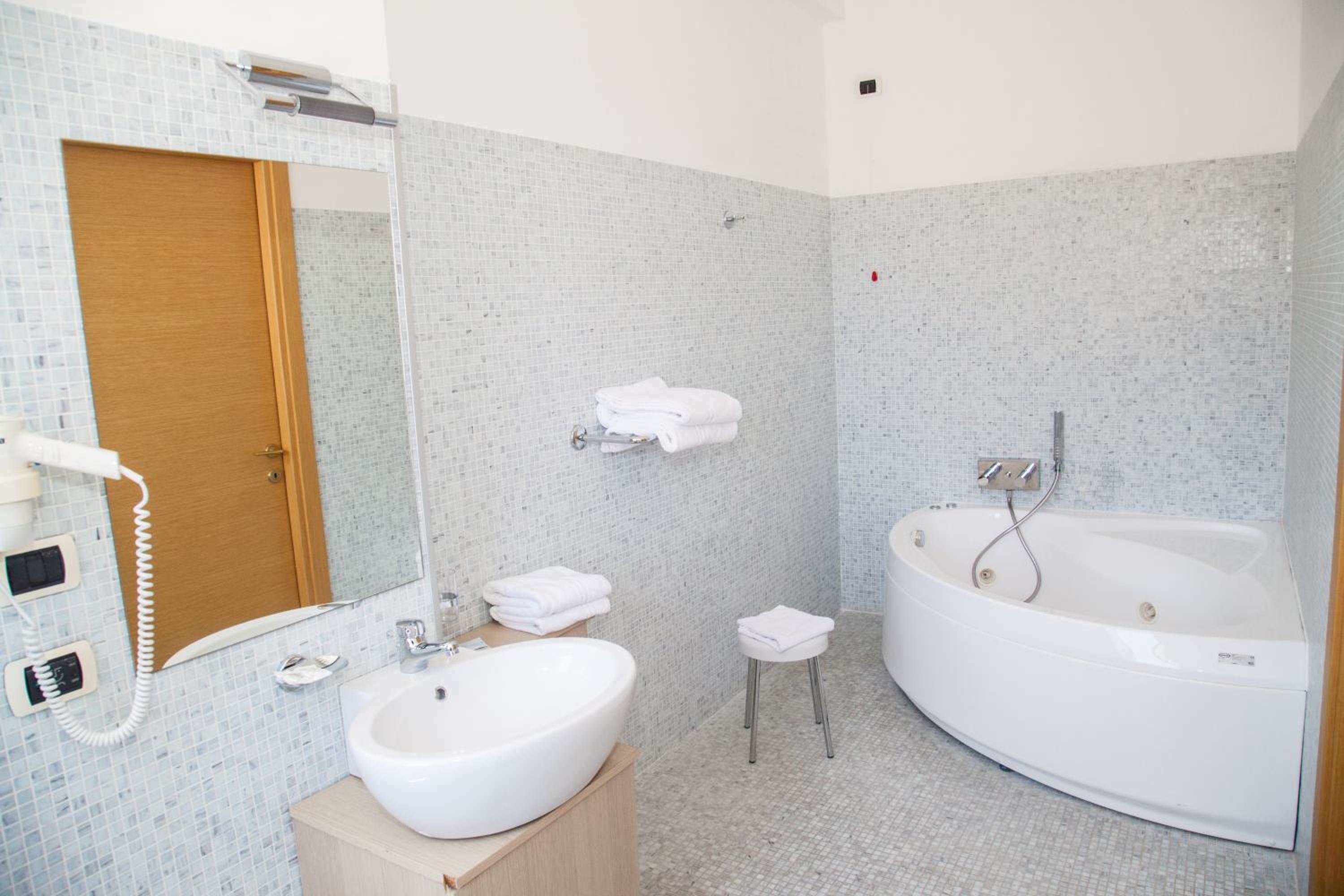 Junior Suite with Sea View photo 2