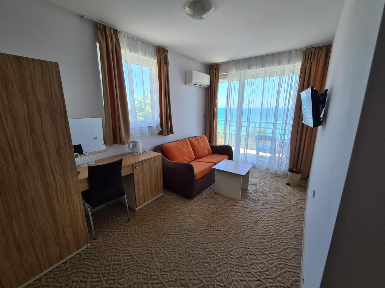 Family Room with Sea View