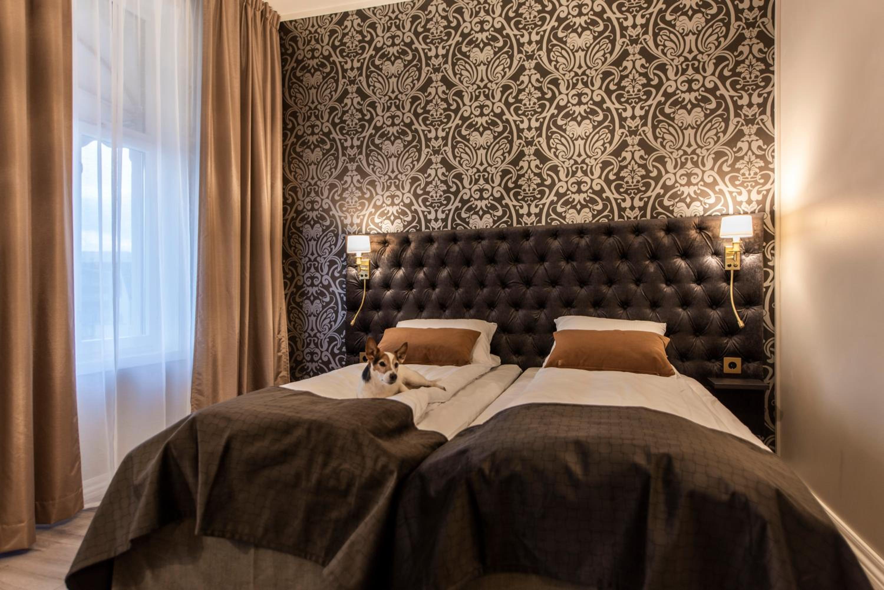 Double Room - Photo 5