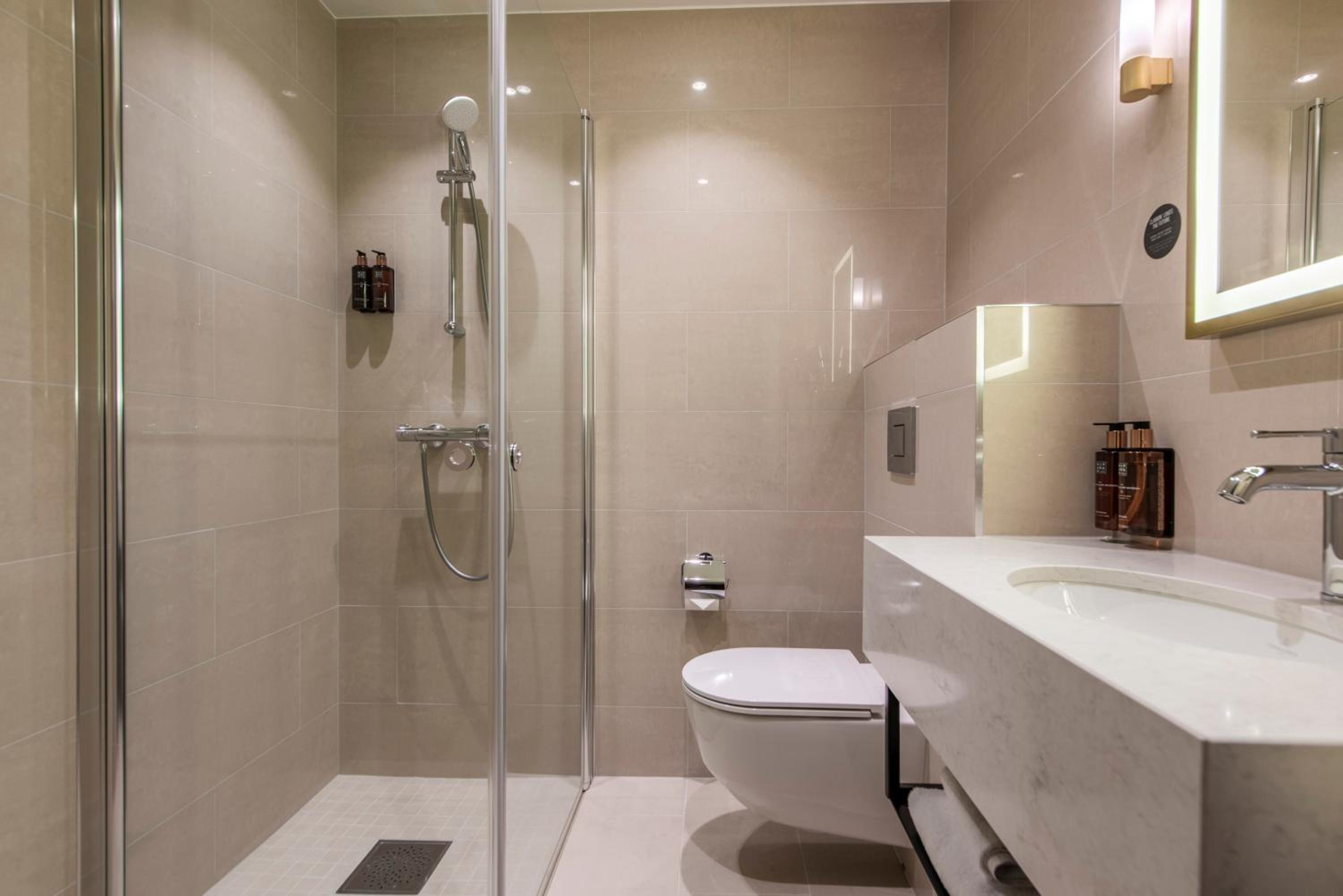 Double Room - Photo 8