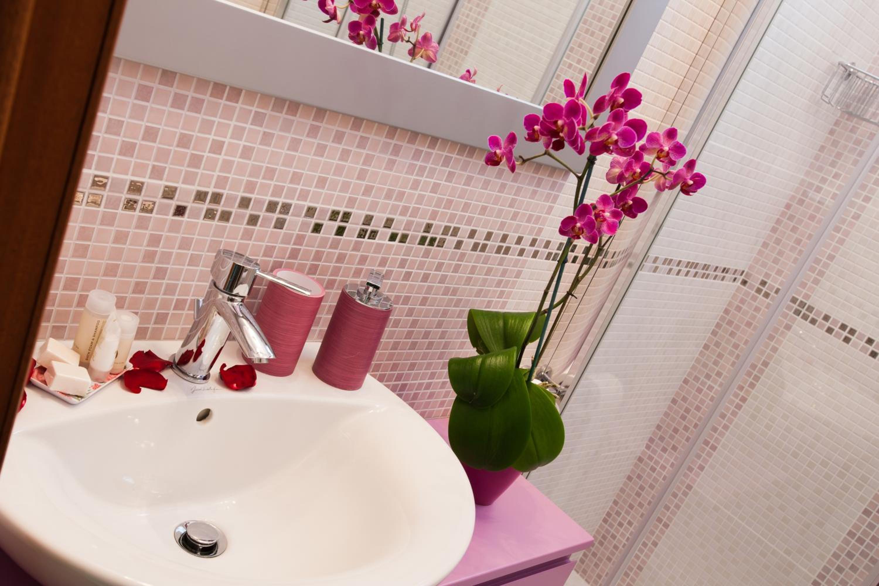 Triple Room with Private Bathroom photo 2