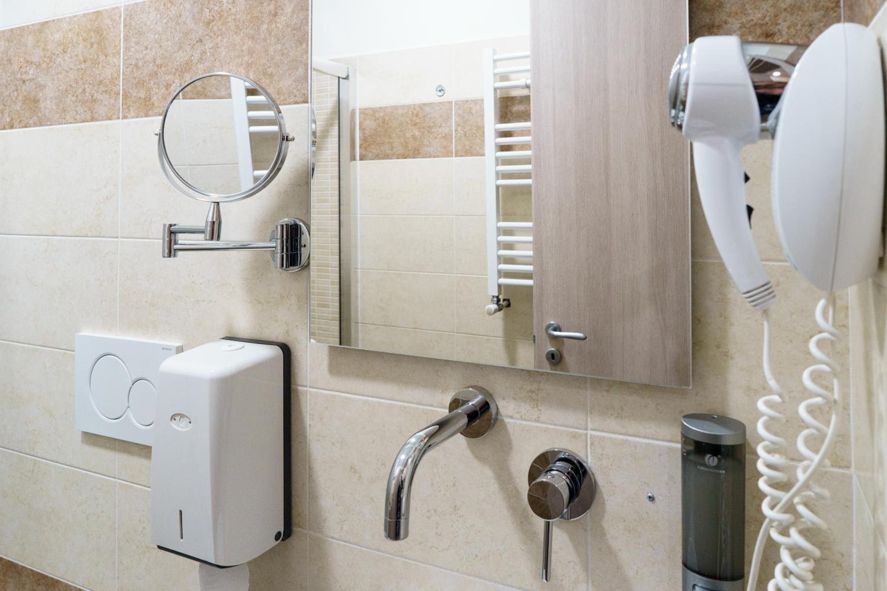 Double Room with Private Bathroom photo 3