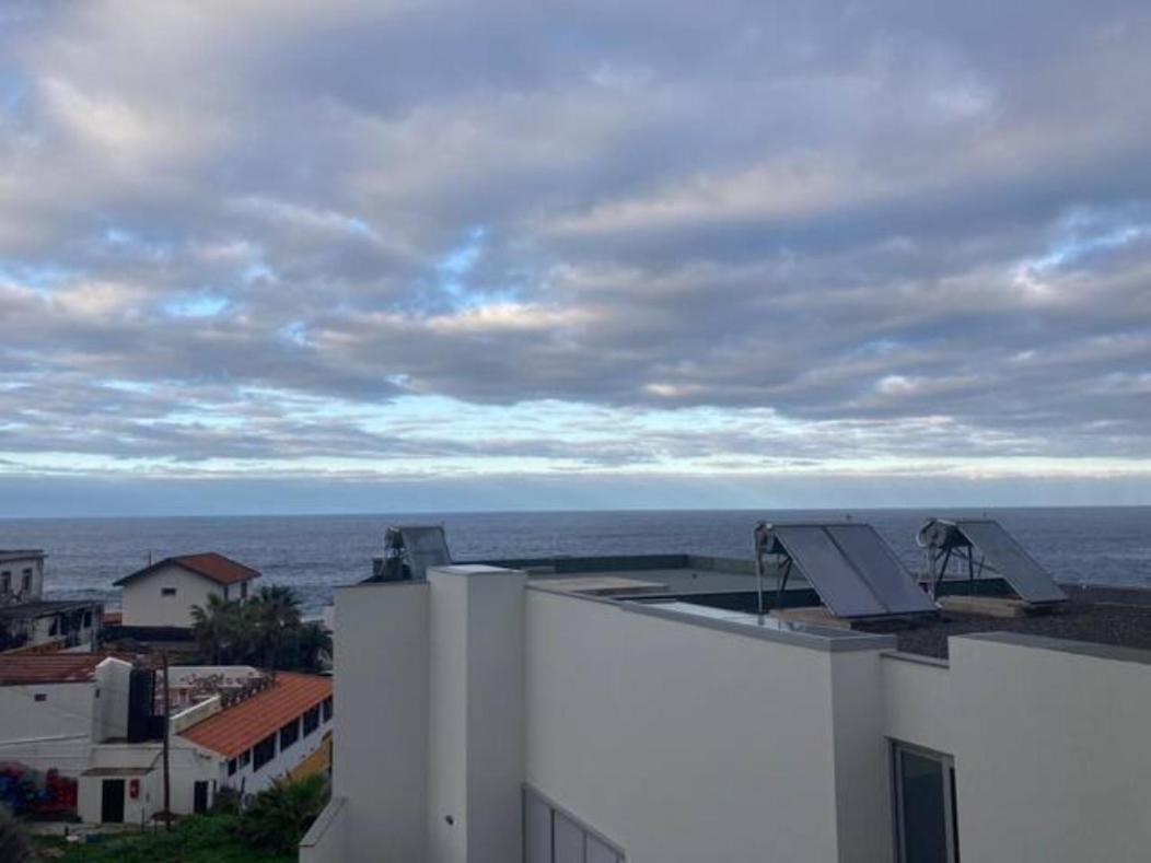 One-Bedroom Apartment with Sea View photo 2