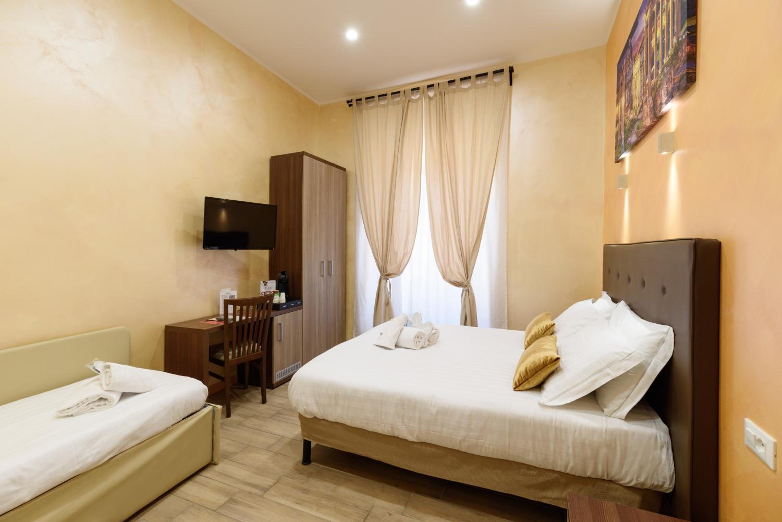 Triple Room with Private Bathroom photo 1