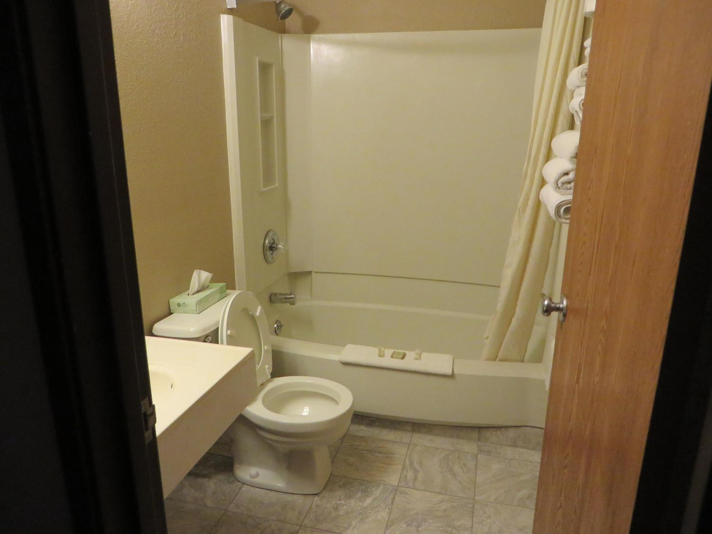 King Room - Non-Smoking - Photo 3