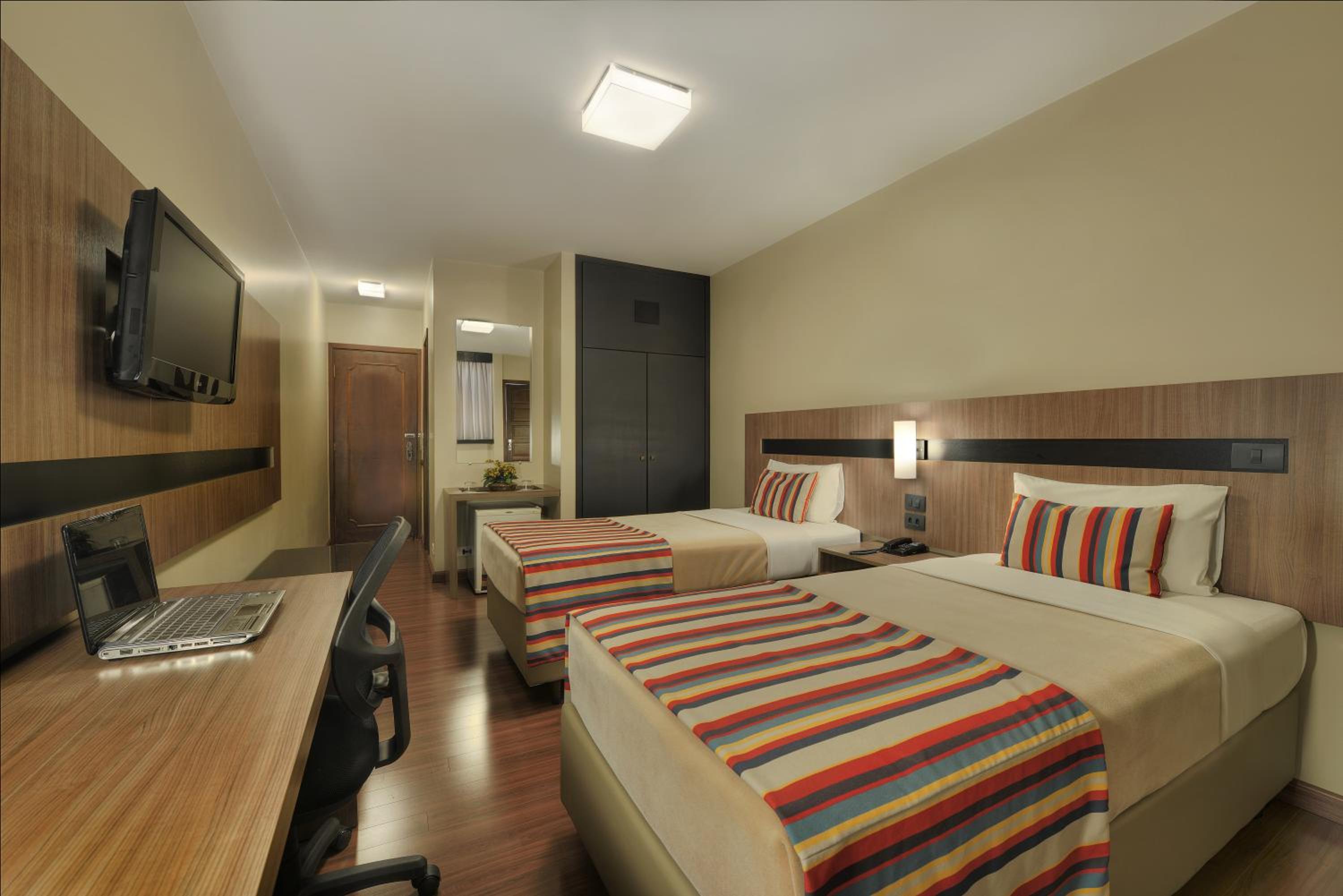 Deluxe Twin Room photo 3