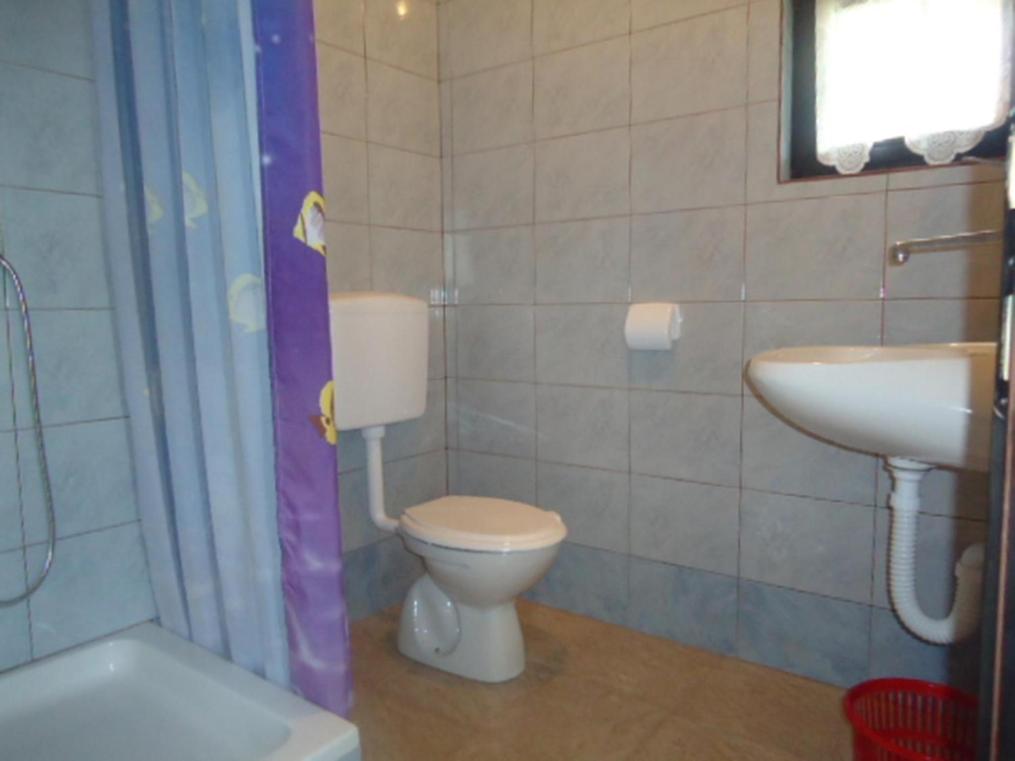 Double Room with Private Bathroom - Photo 5