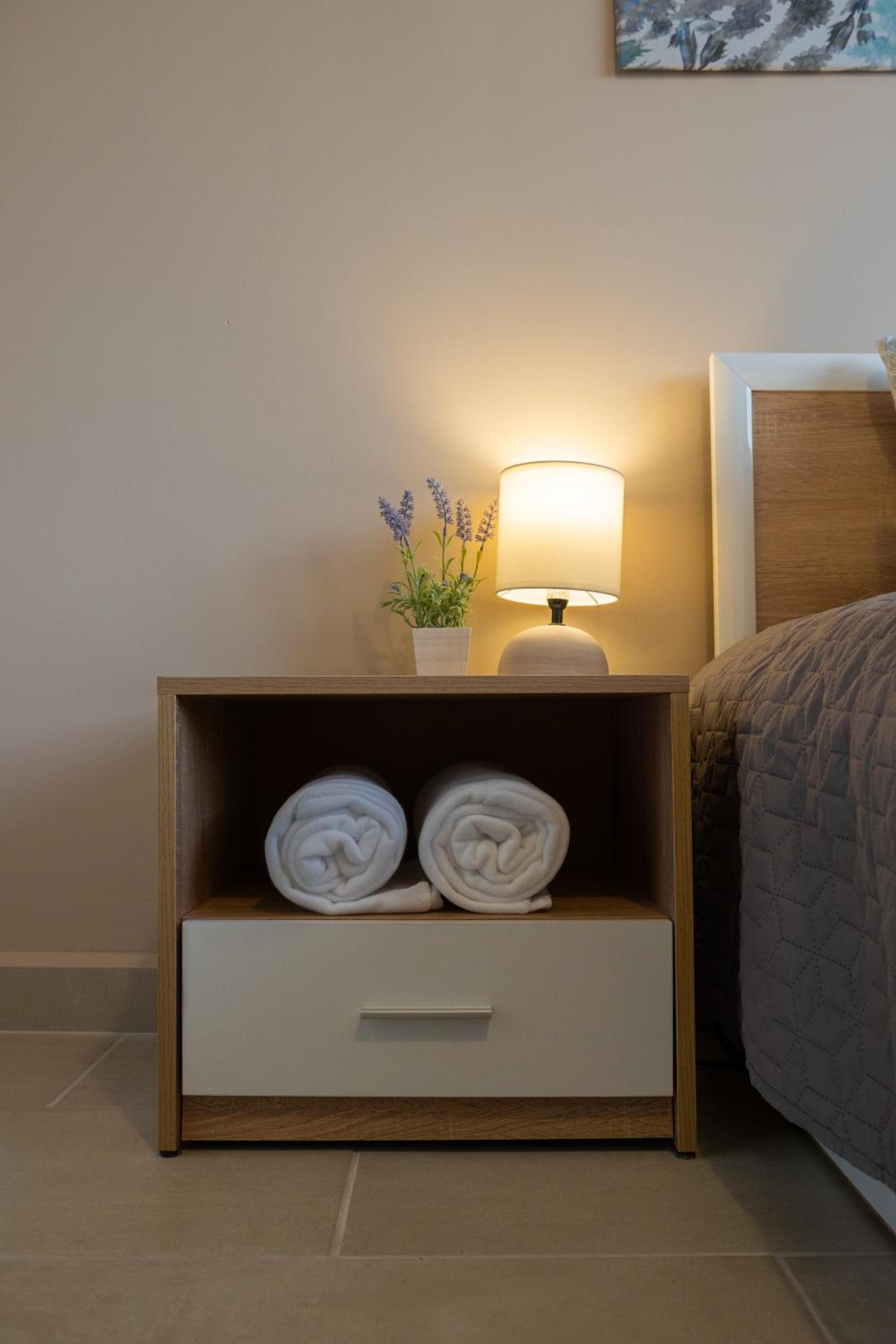 One-Bedroom Apartment - Photo 24