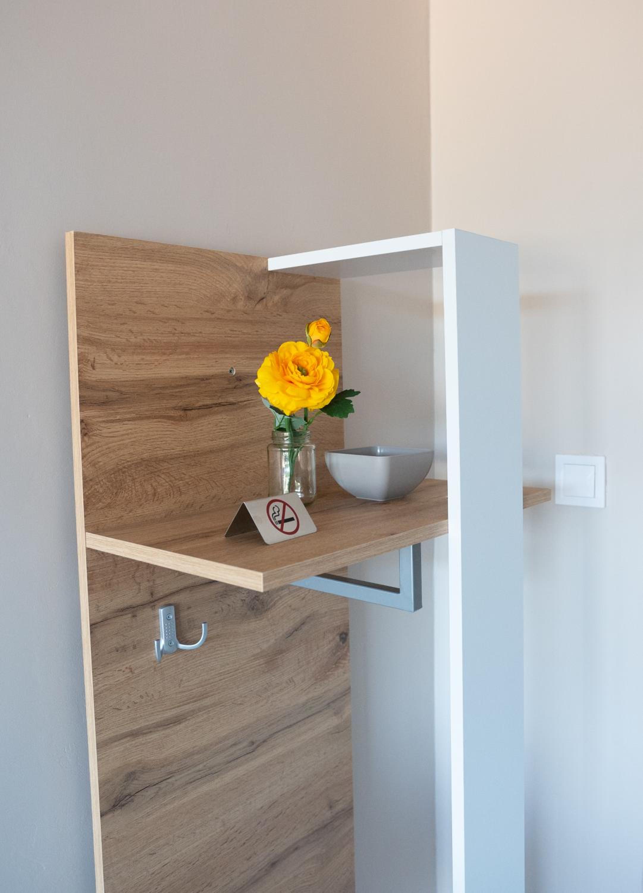One-Bedroom Apartment - Photo 4
