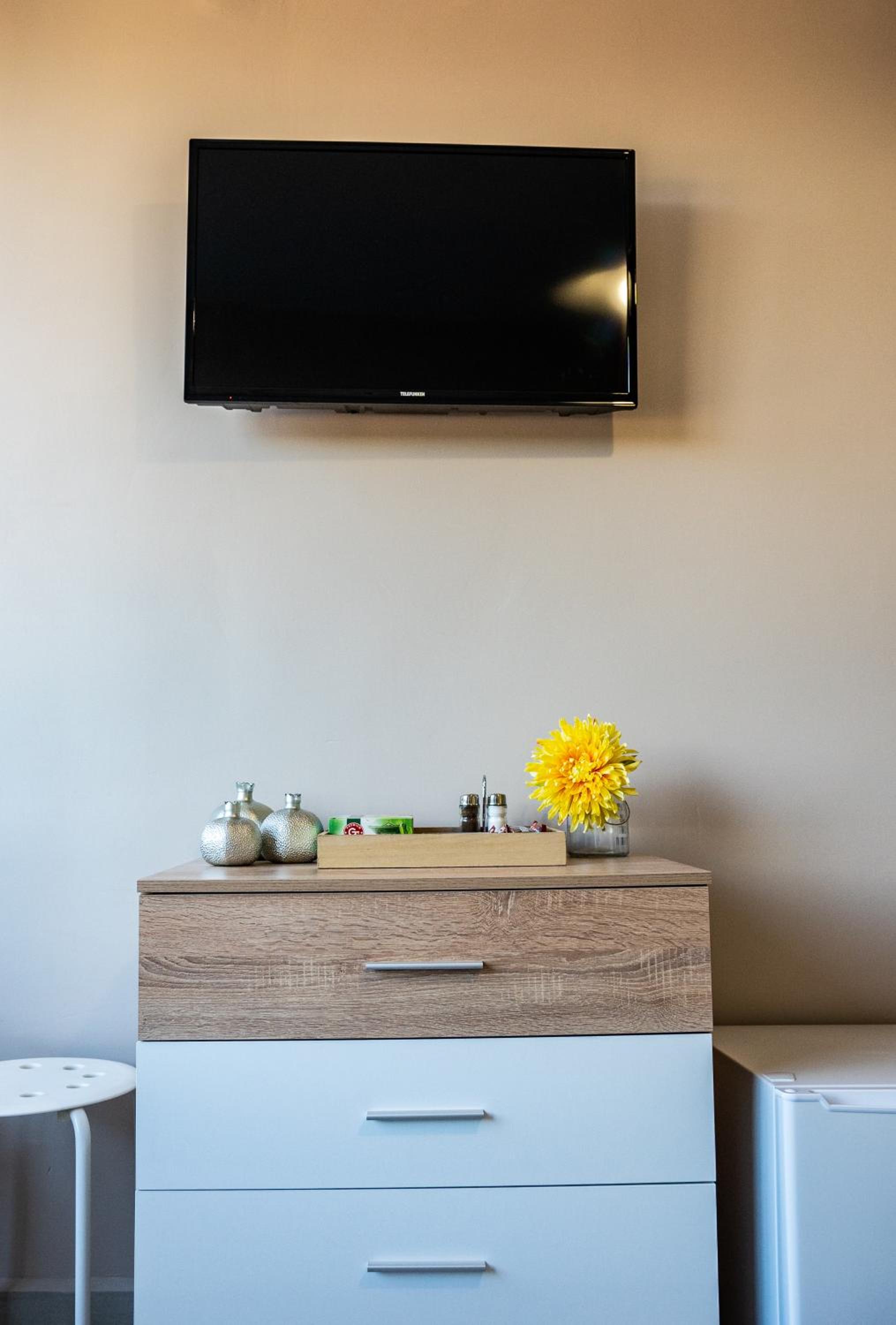 One-Bedroom Apartment - Photo 16